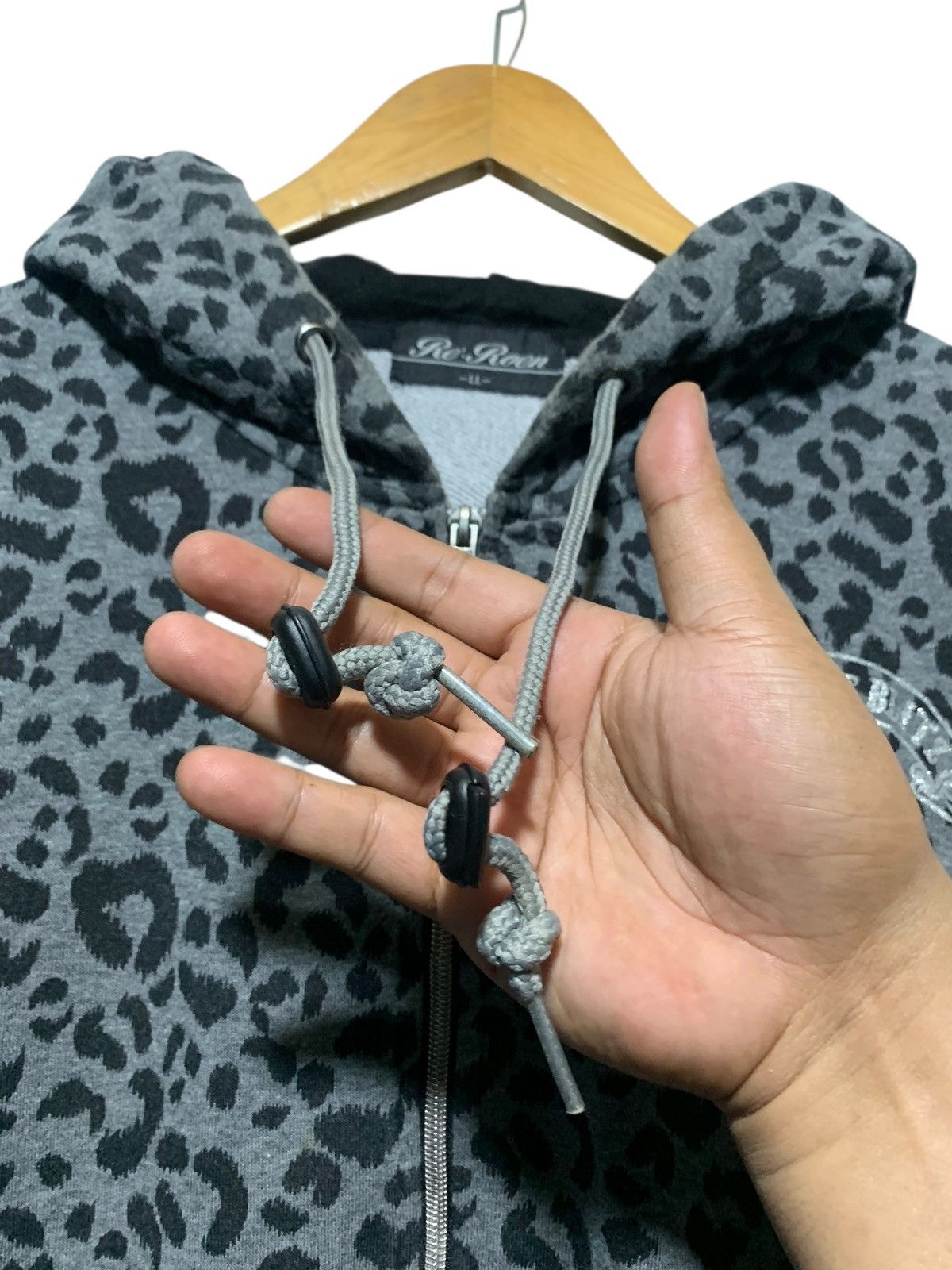 Roen 2000s Roen- Leopard skull ‘road of blitz’ hoodie Size US L / EU 52-54 / 3 - 6 Thumbnail