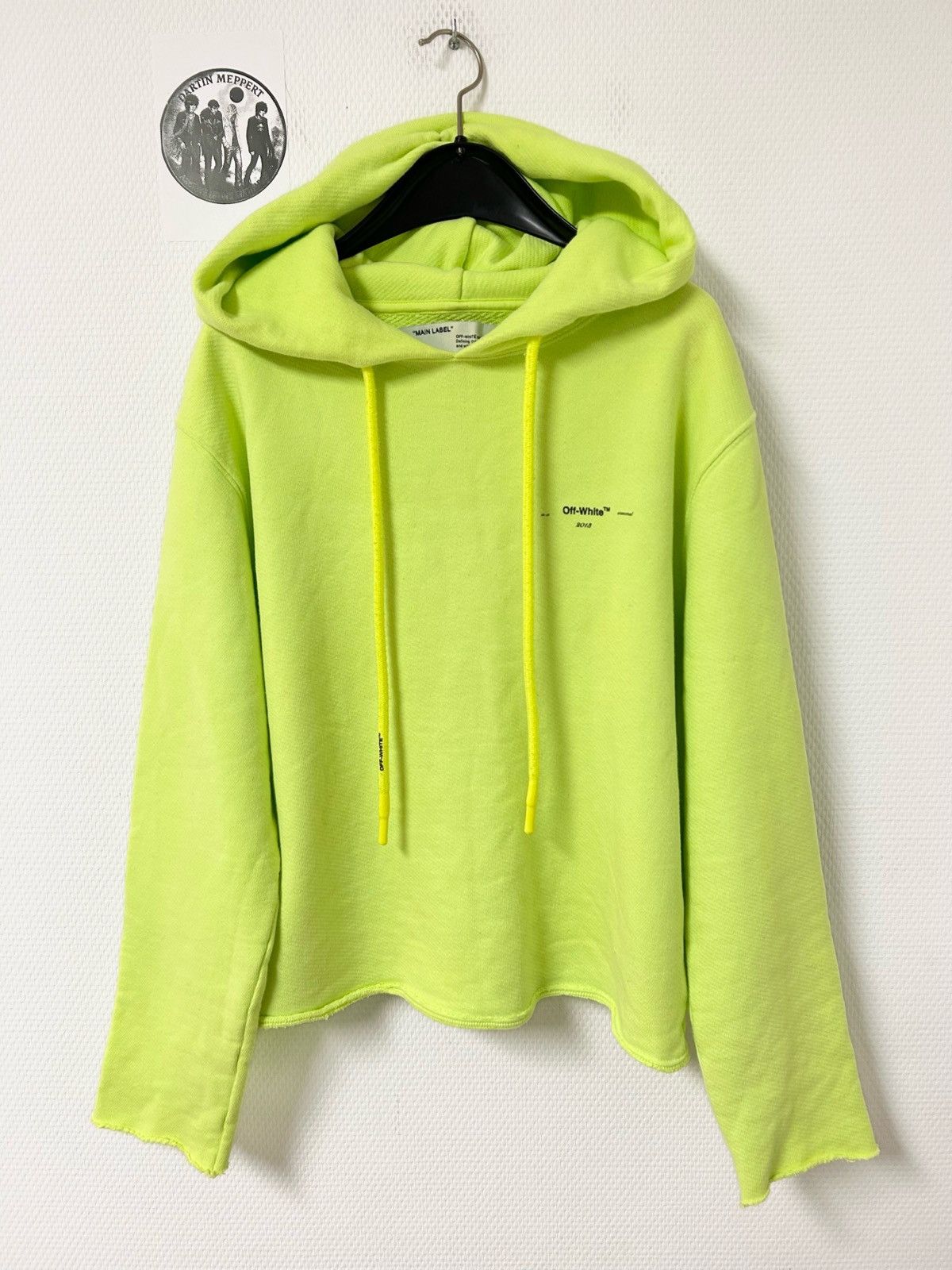 Off-White FW2018 Cropped Neon Hoodie Size US S / EU 44-46 / 1 - 1 Thumbnail