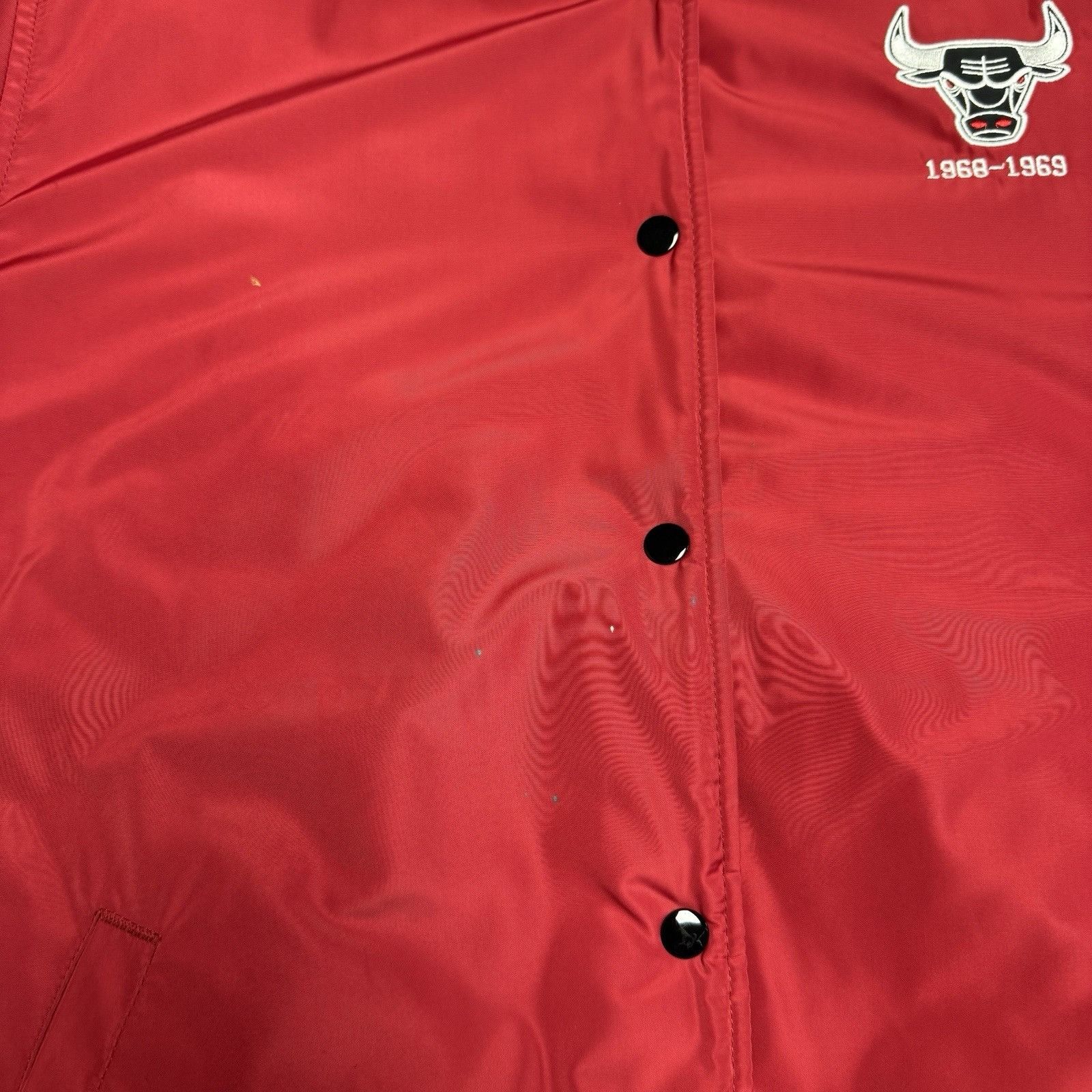 Mitchell & Ness Chicago Bulls Mitchell & Ness Bomber Jacket Mens Small 22.5x Size US S / EU 44-46 / 1 - 4 Thumbnail