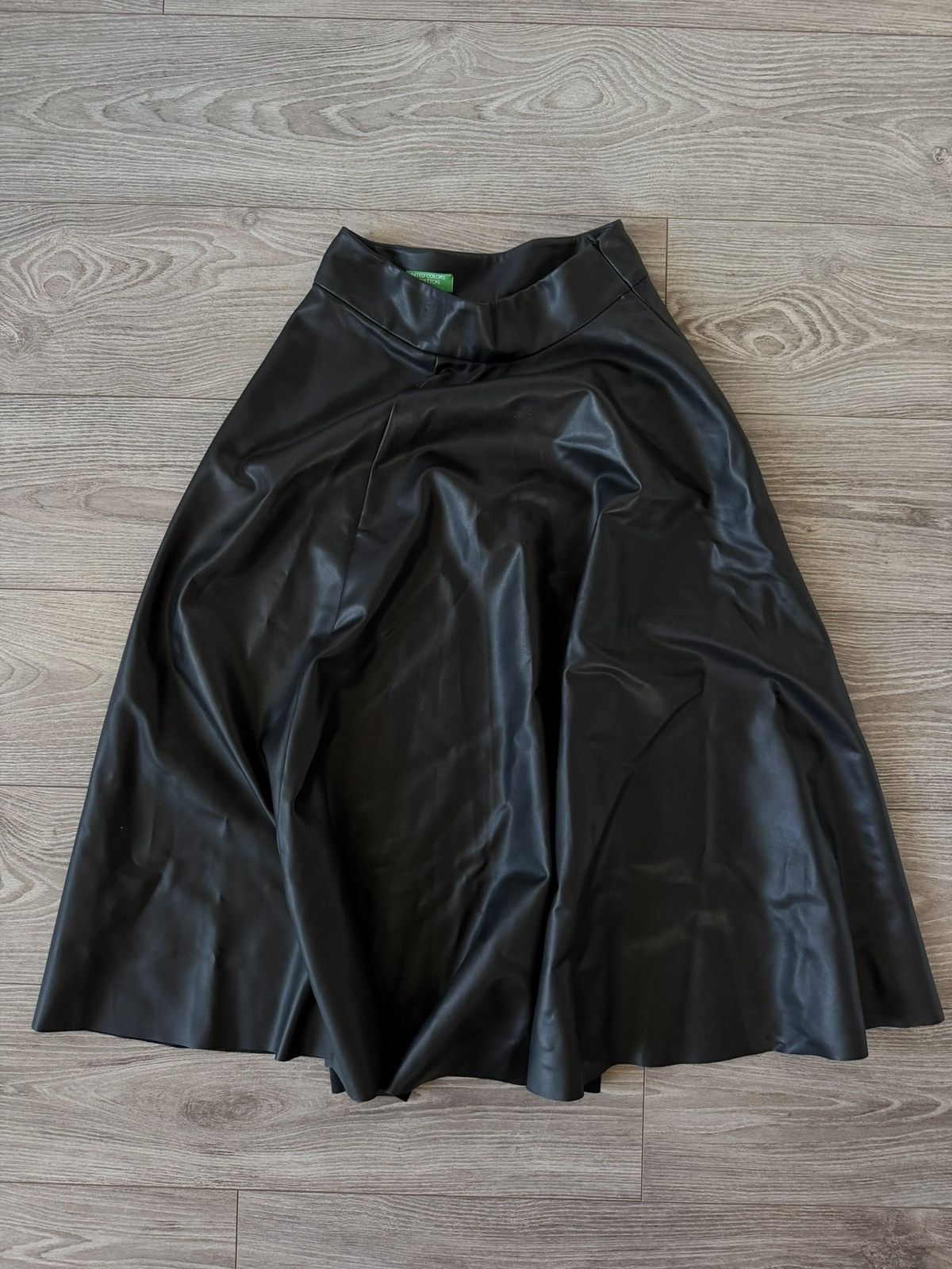 United Colors Of Benetton United Colours of Benetton Black Leather Long Skirt Size 27" / US 4 / IT 40 - 9 Thumbnail