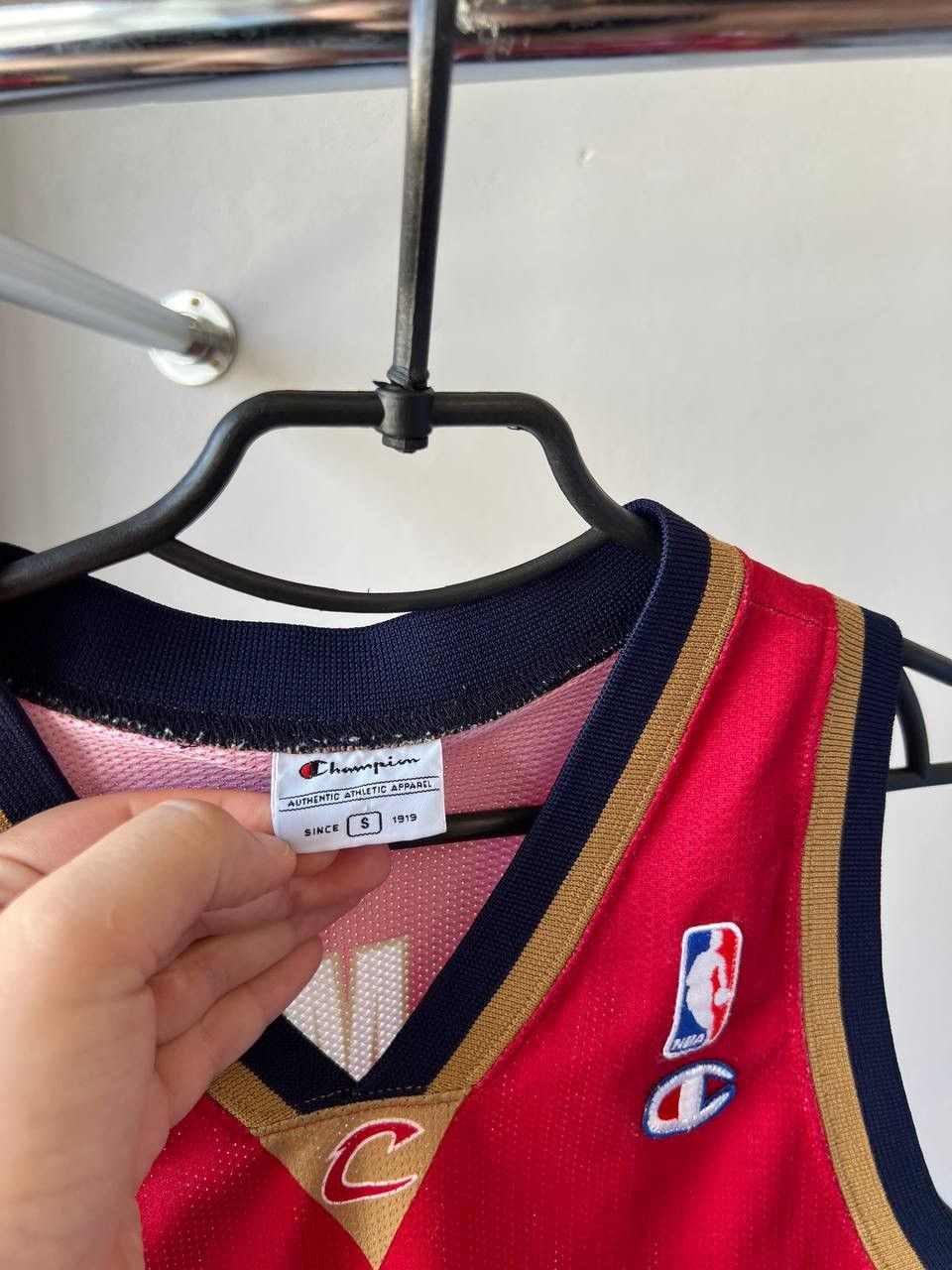 NBA CLEVELEND CAVALIERS #23 JAMES BASKETBALL CHAMPION JERSEY S Size US S / EU 44-46 / 1 - 7 Thumbnail