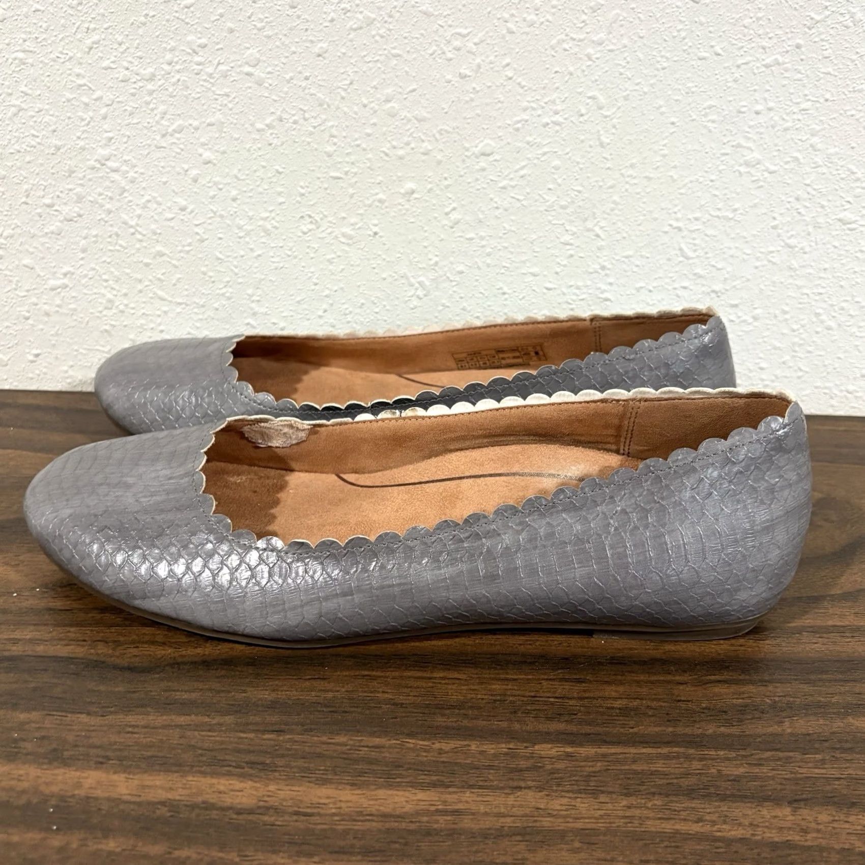 Vionic Vionic Julieta Ballet Flats Womens Size 8.5 Grey Snake Print Scalloped Comfort Size US 9 / IT 39 - 5 Thumbnail