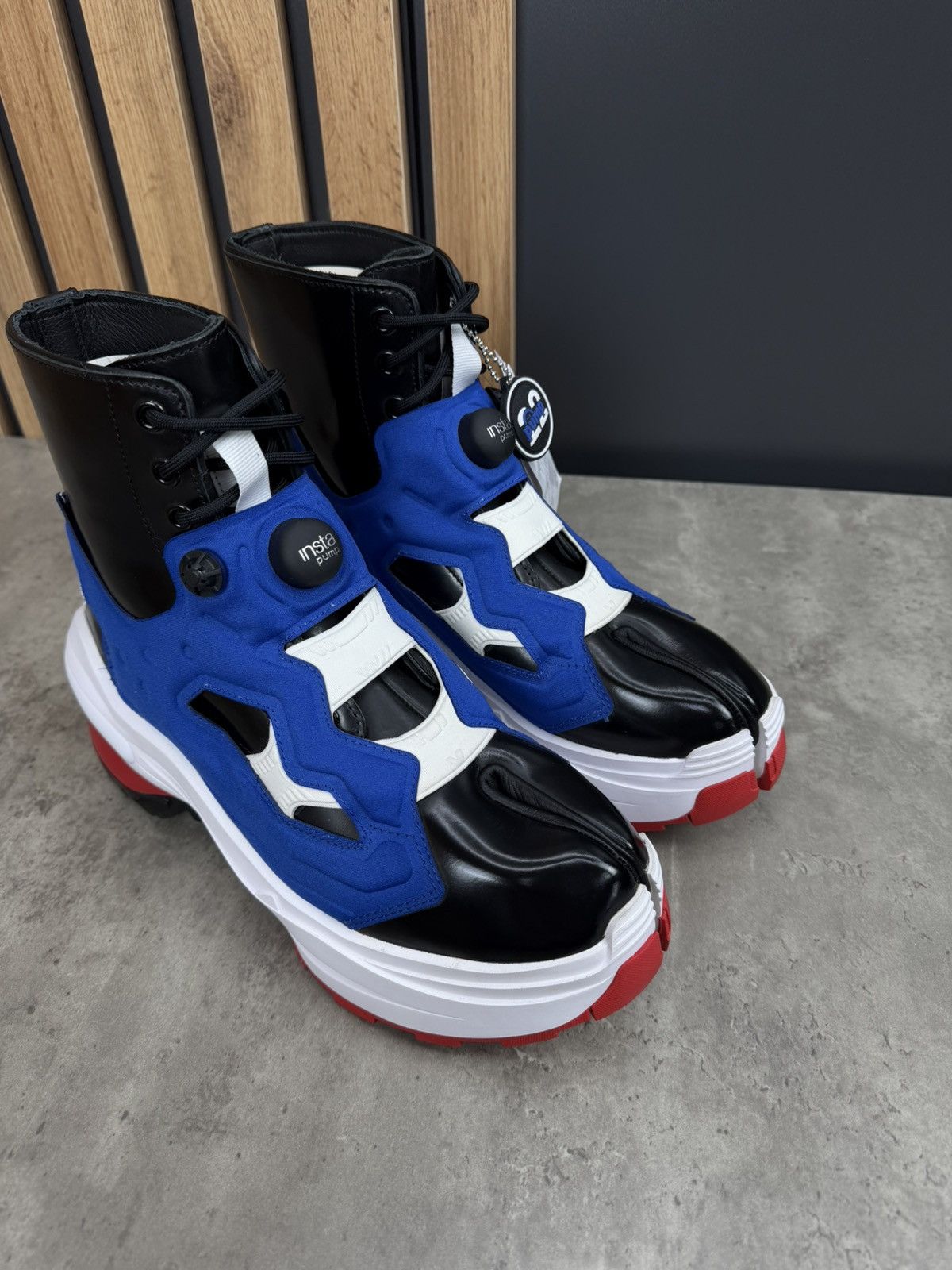 Maison Margiela × Reebok Maison Margiela x Reebok Tabi Instapump Fury Size US 10 Size US 10 / EU 43 - 4 Thumbnail