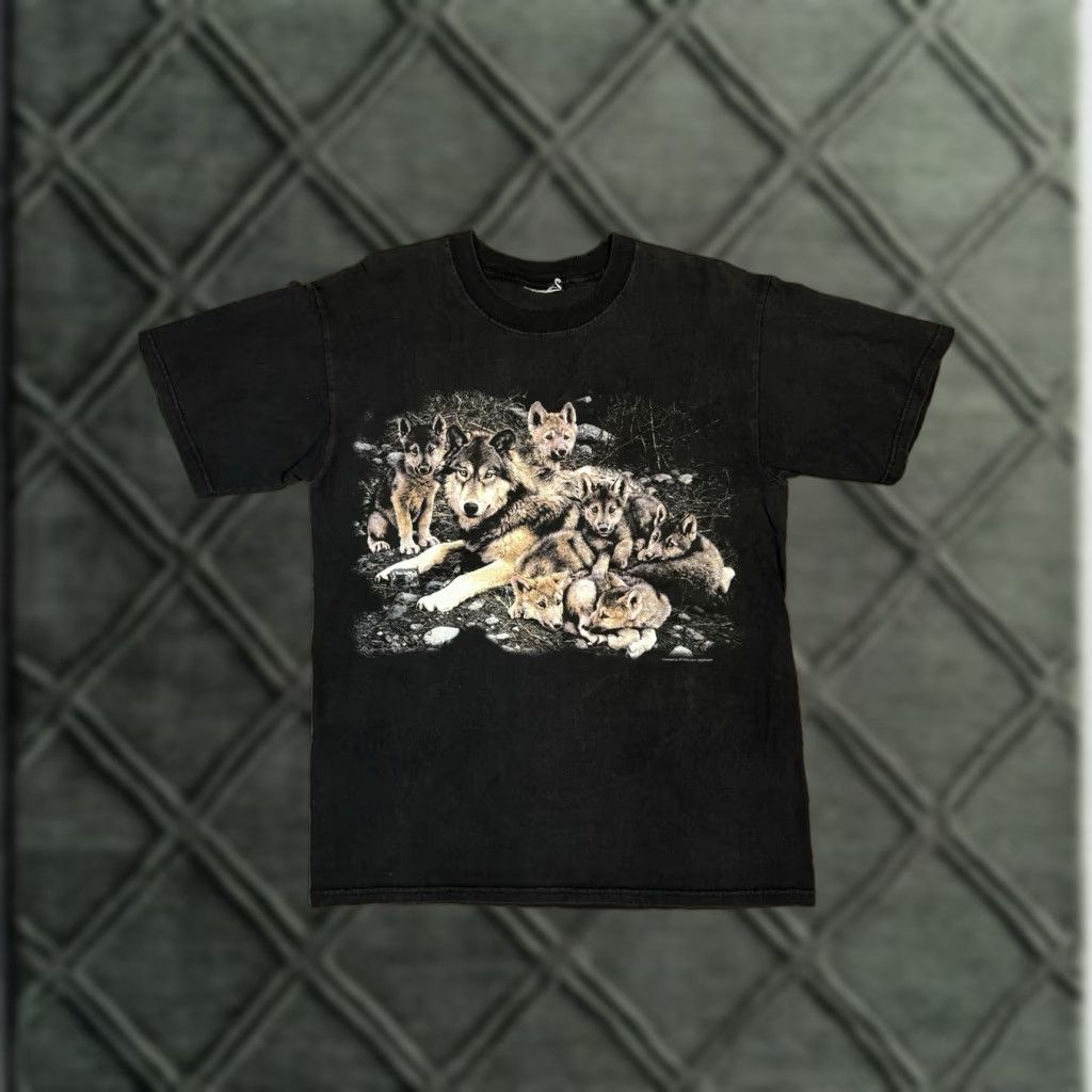 Vintage VINTAGE Husky Wolf Pups Animal Nature Earth Black T-Shirt Men L Black Nature 90s? Size US L / EU 52-54 / 3 - 1 Thumbnail
