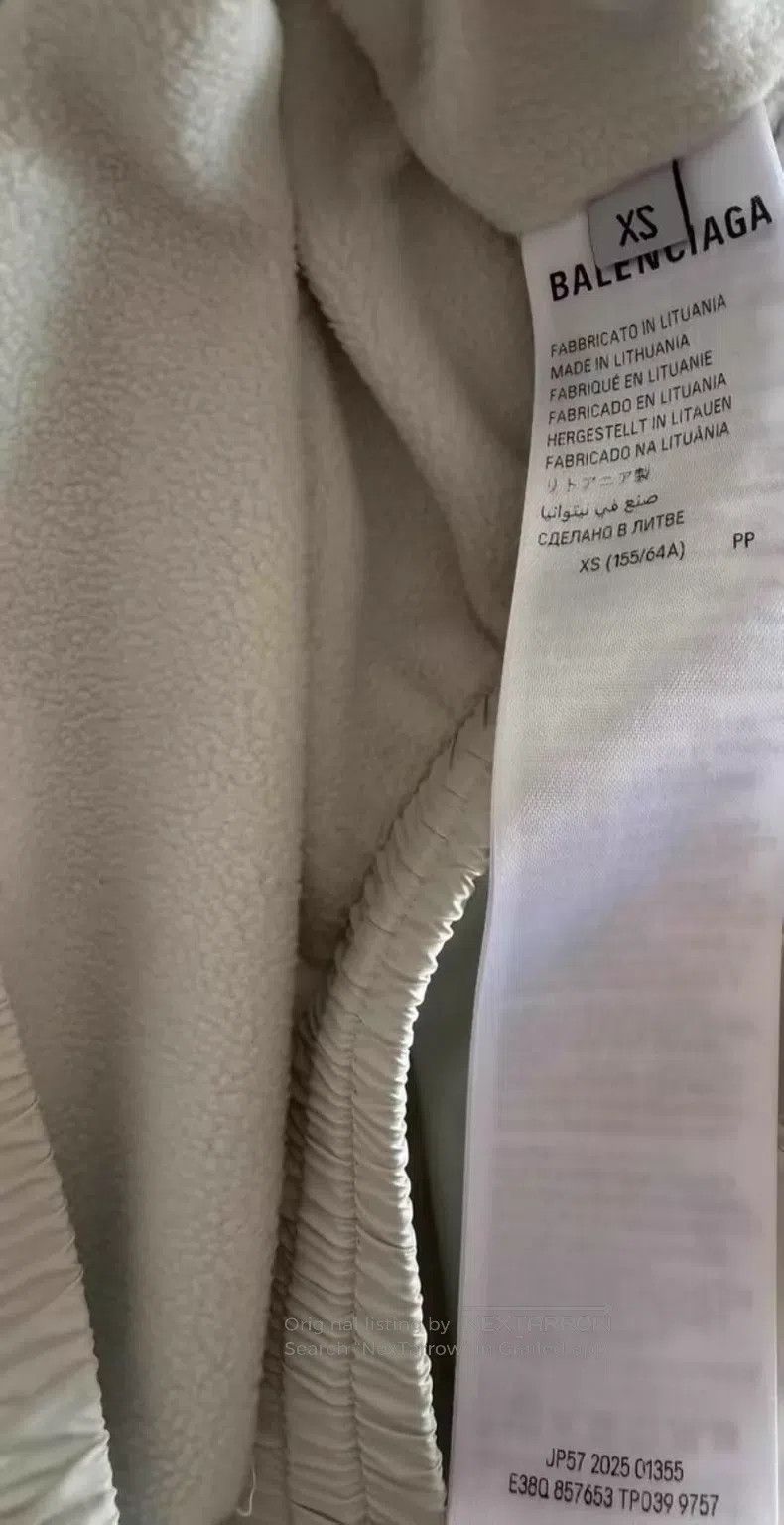 Balenciaga Balenciaga size XS Nylon Embroidered Logo Fleece Trousers Size US 27 - 4 Thumbnail