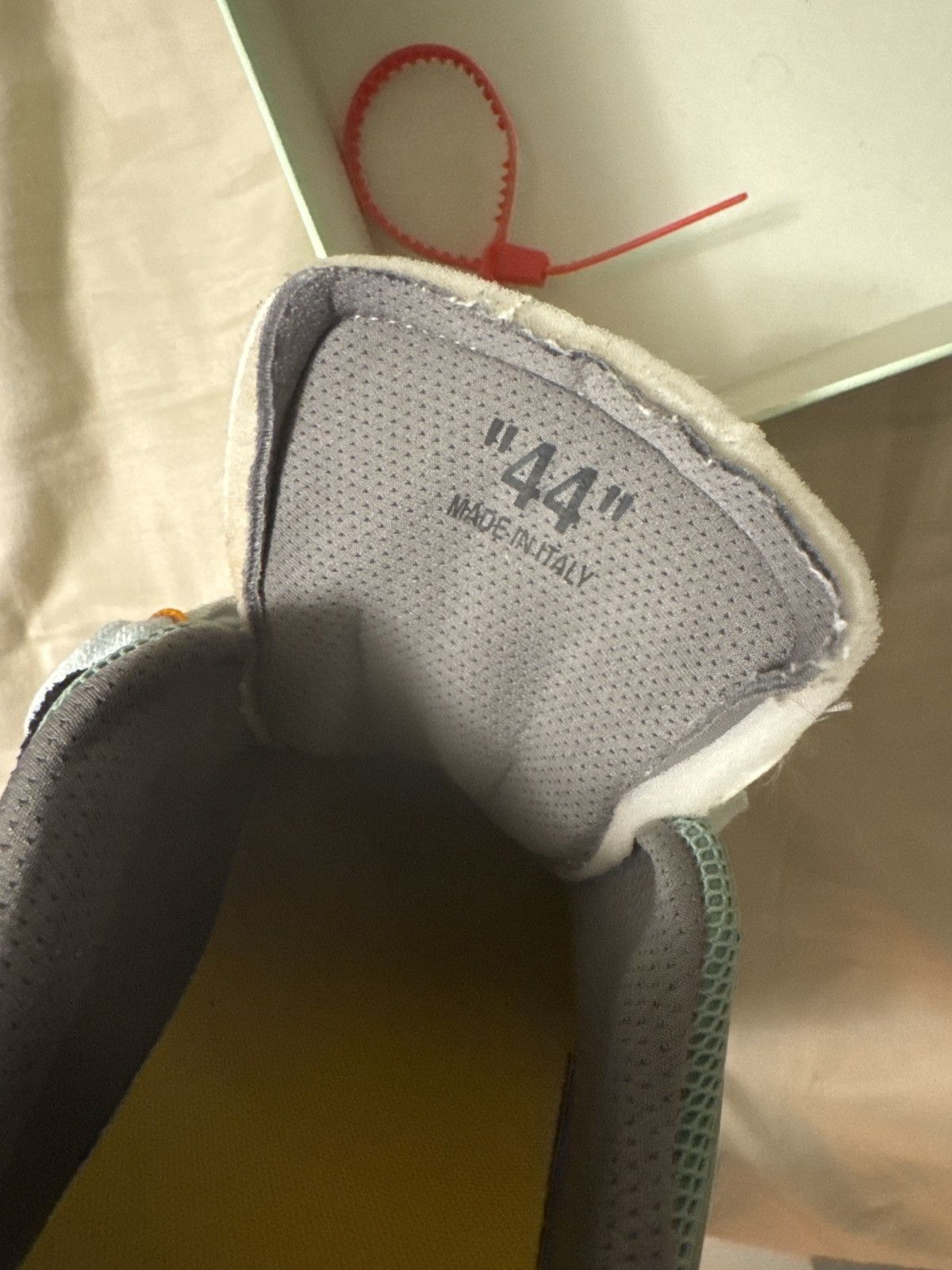 Off-White OFF-WHITE odsy-1000 Size US 11 / EU 44 - 10 Thumbnail