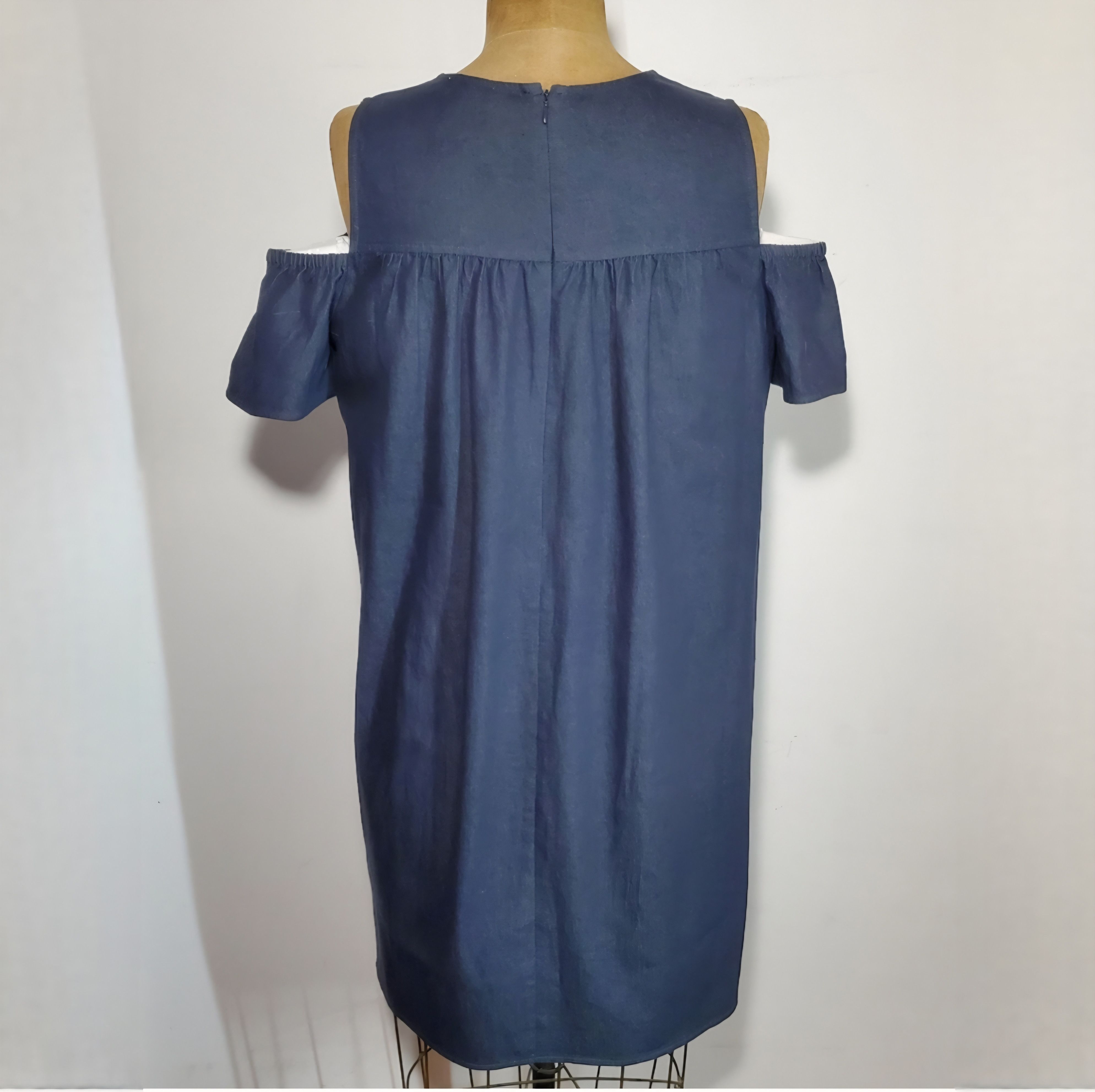 MAGGY LONDON Maggy L Size M Dress Chambray Denim Stretch Cold Shoulder Size M / US 6-8 / IT 42-44 - 4 Thumbnail