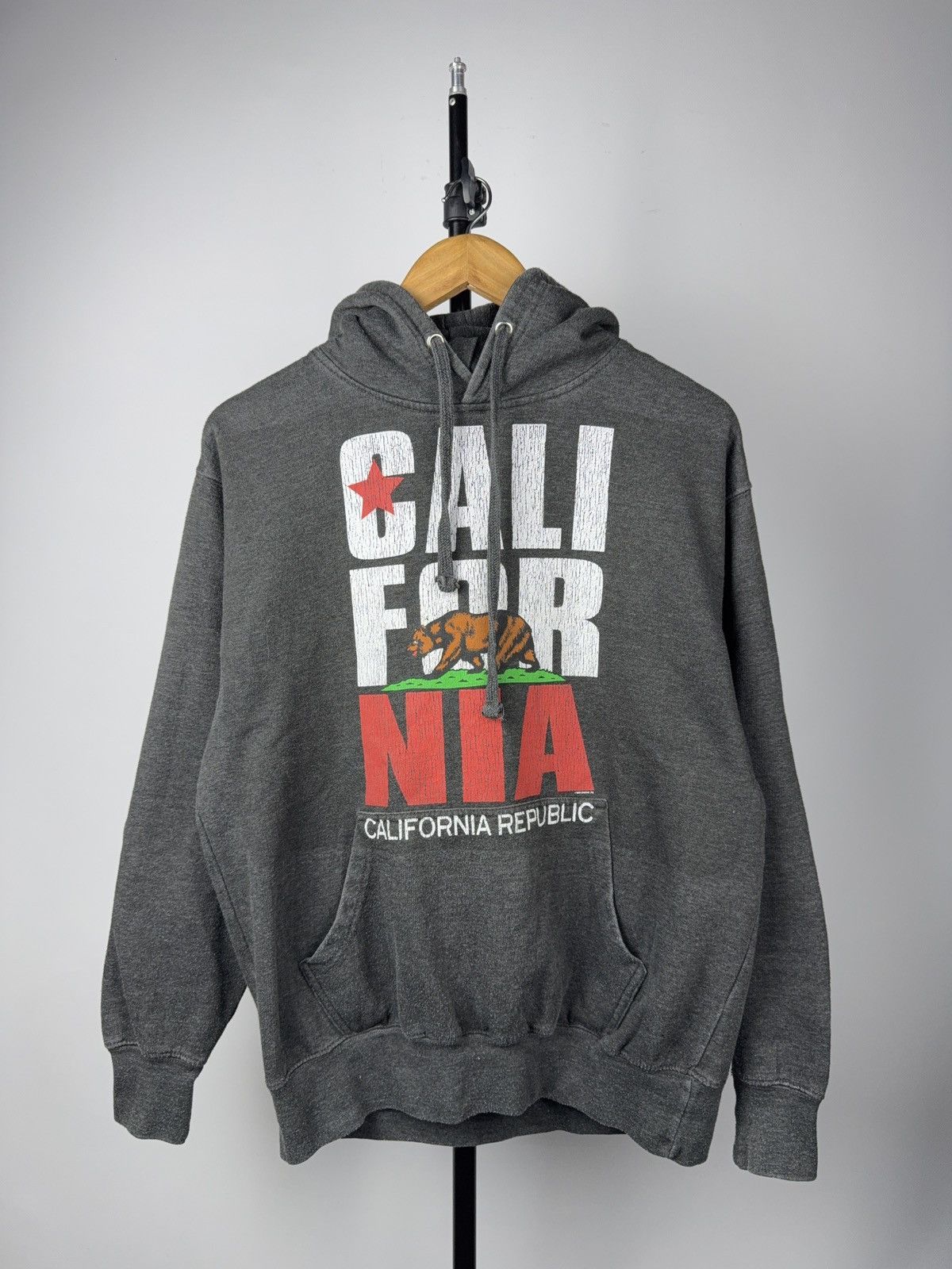 Vintage Vintage 90s Retro USA Logo California Republic Bear Hoodie Size US S / EU 44-46 / 1 - 1 Thumbnail