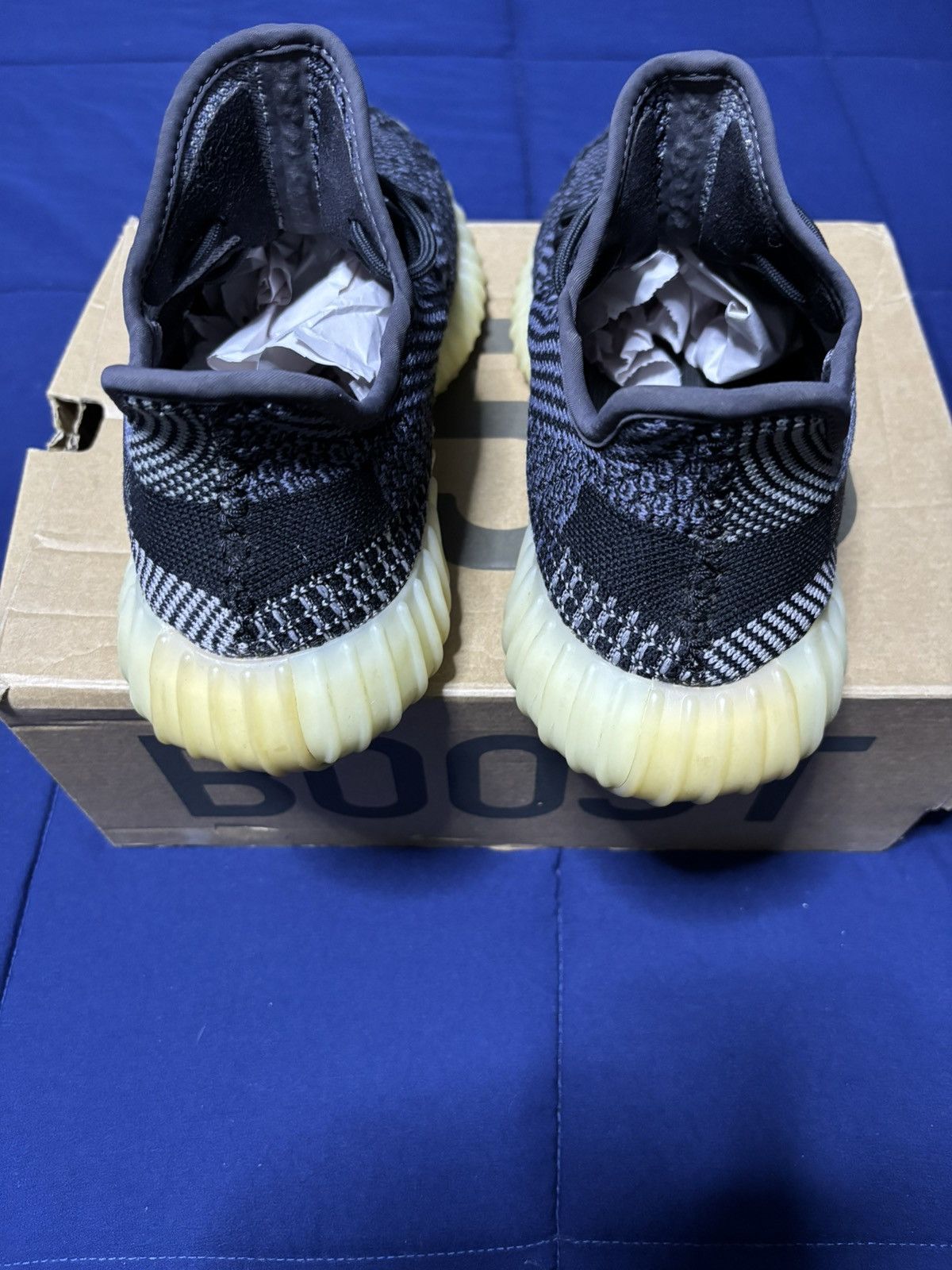 Adidas Adidas Yeezy Boost 350 V2 Carbon 2020 Size 10 Size US 10 / EU 43 - 5 Thumbnail