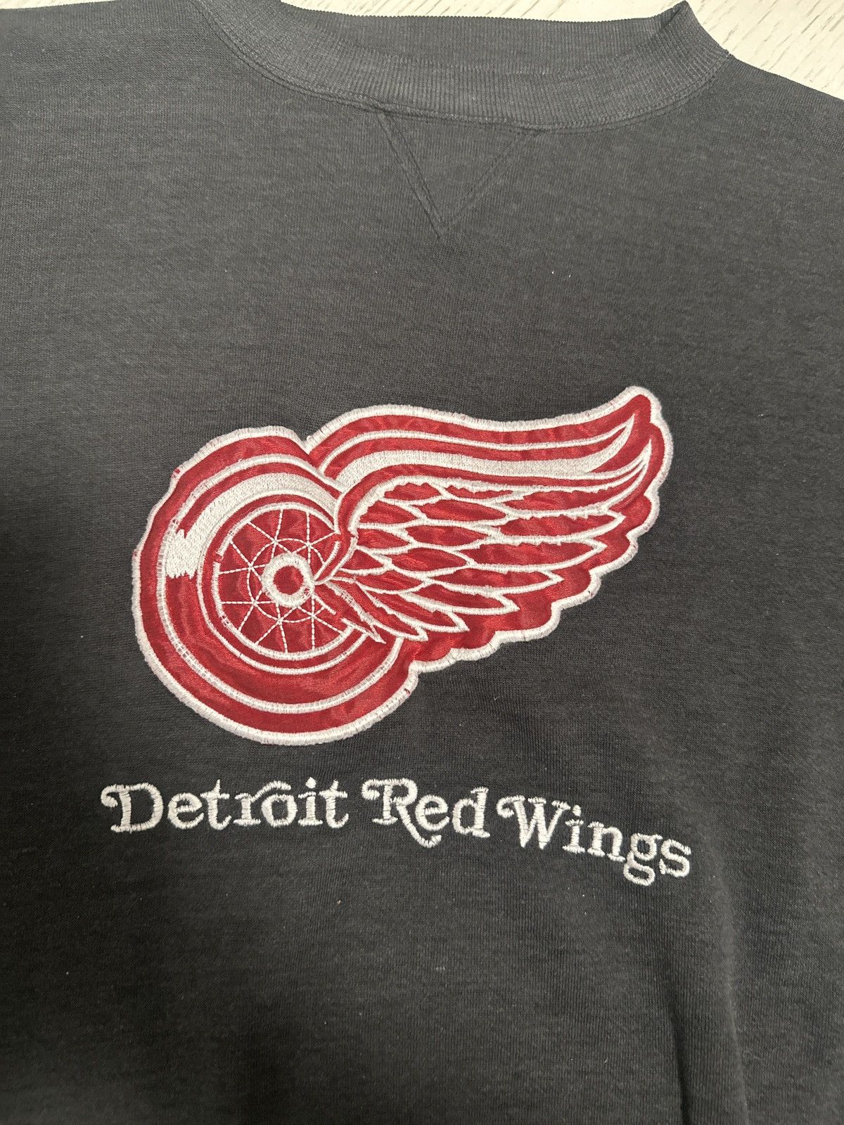 Vintage Mens Vintage Detroit Red Wings Crewneck Size US XL / EU 56 / 4 - 5 Thumbnail