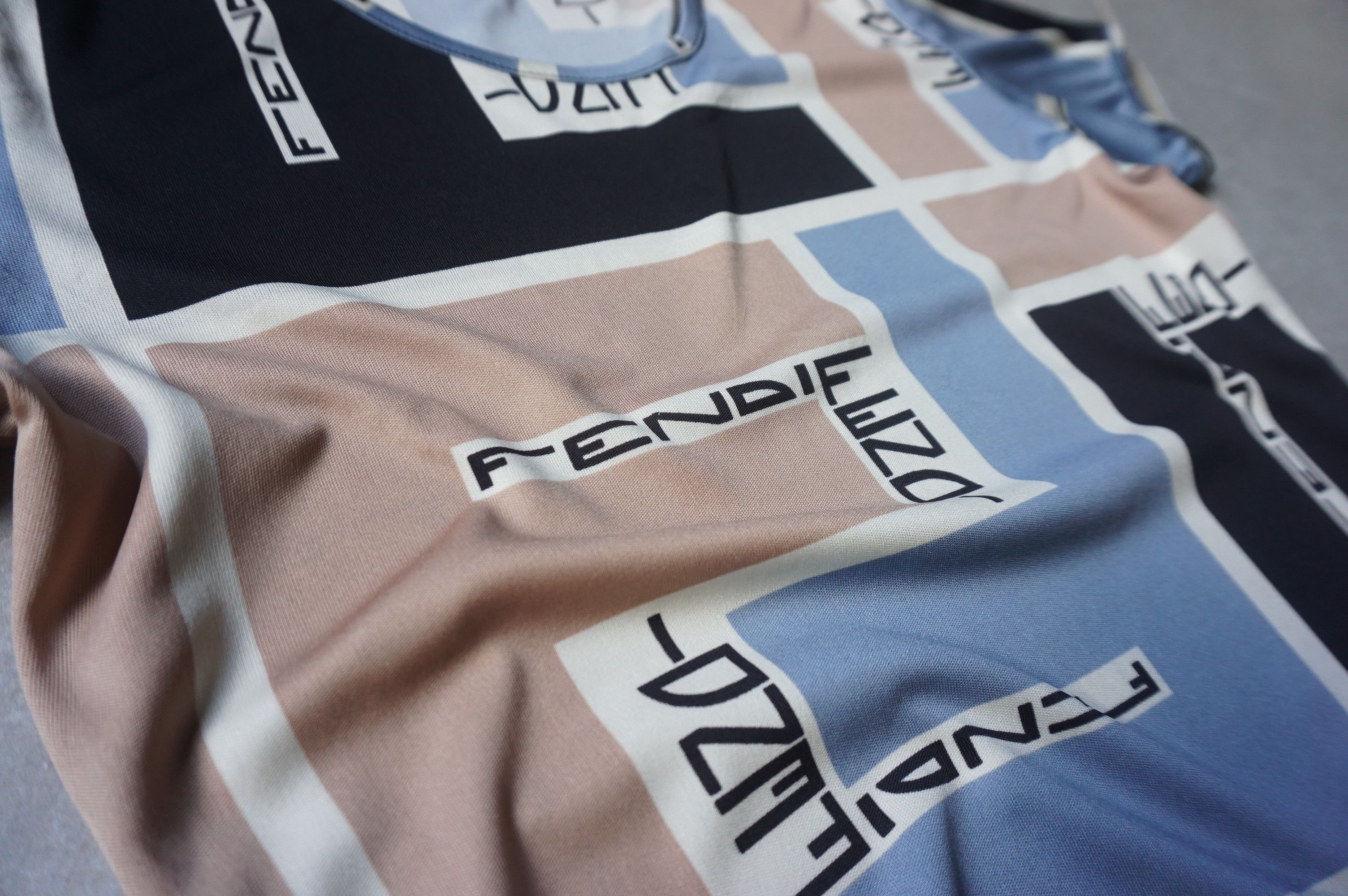 Fendi Fendi Retro Logo print tee Size M / US 6-8 / IT 42-44 - 4 Thumbnail