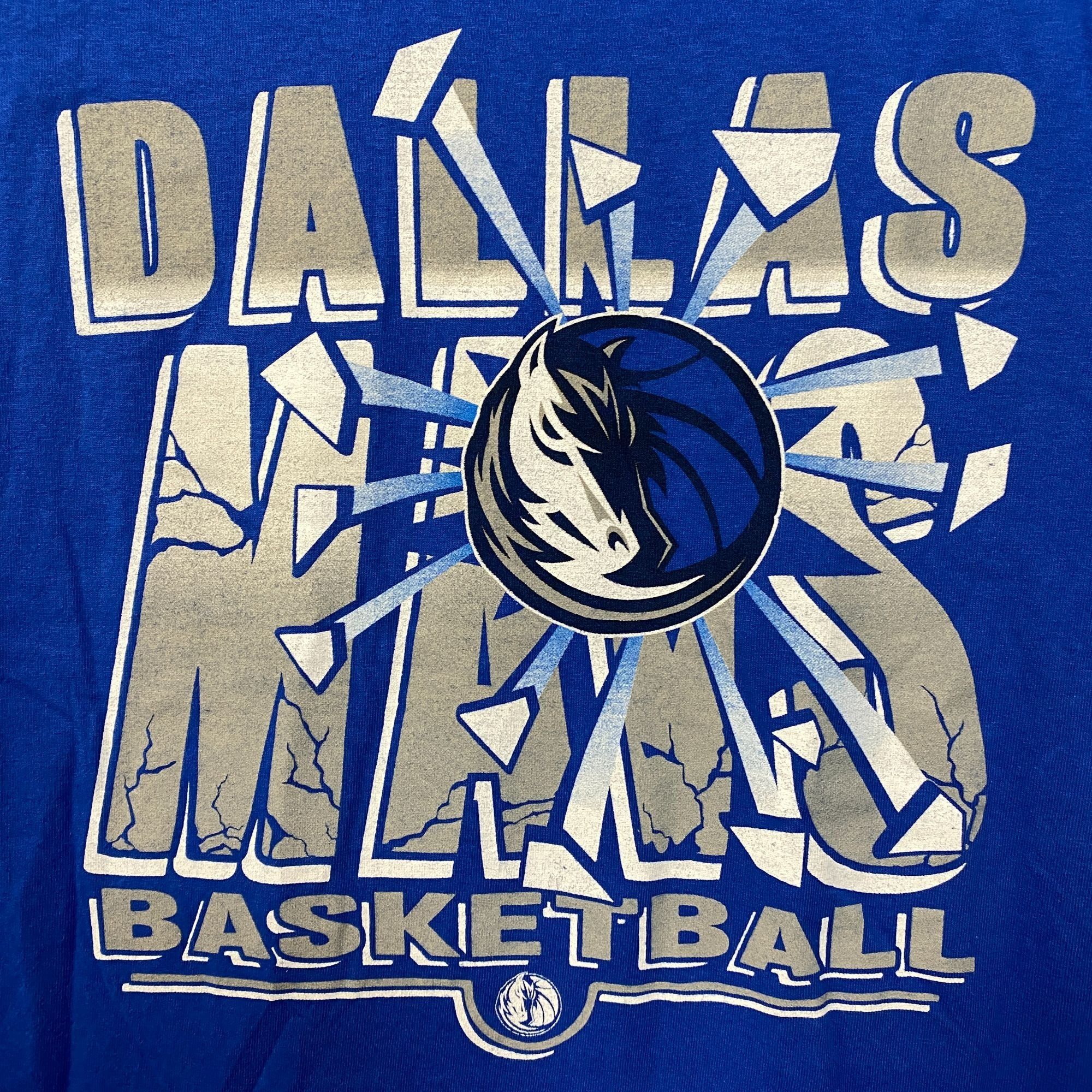 Junk Food Junk Food Dallas Mavericks Break Through Basketball T-Shirt Size US XS / EU 42 / 0 - 2 Thumbnail