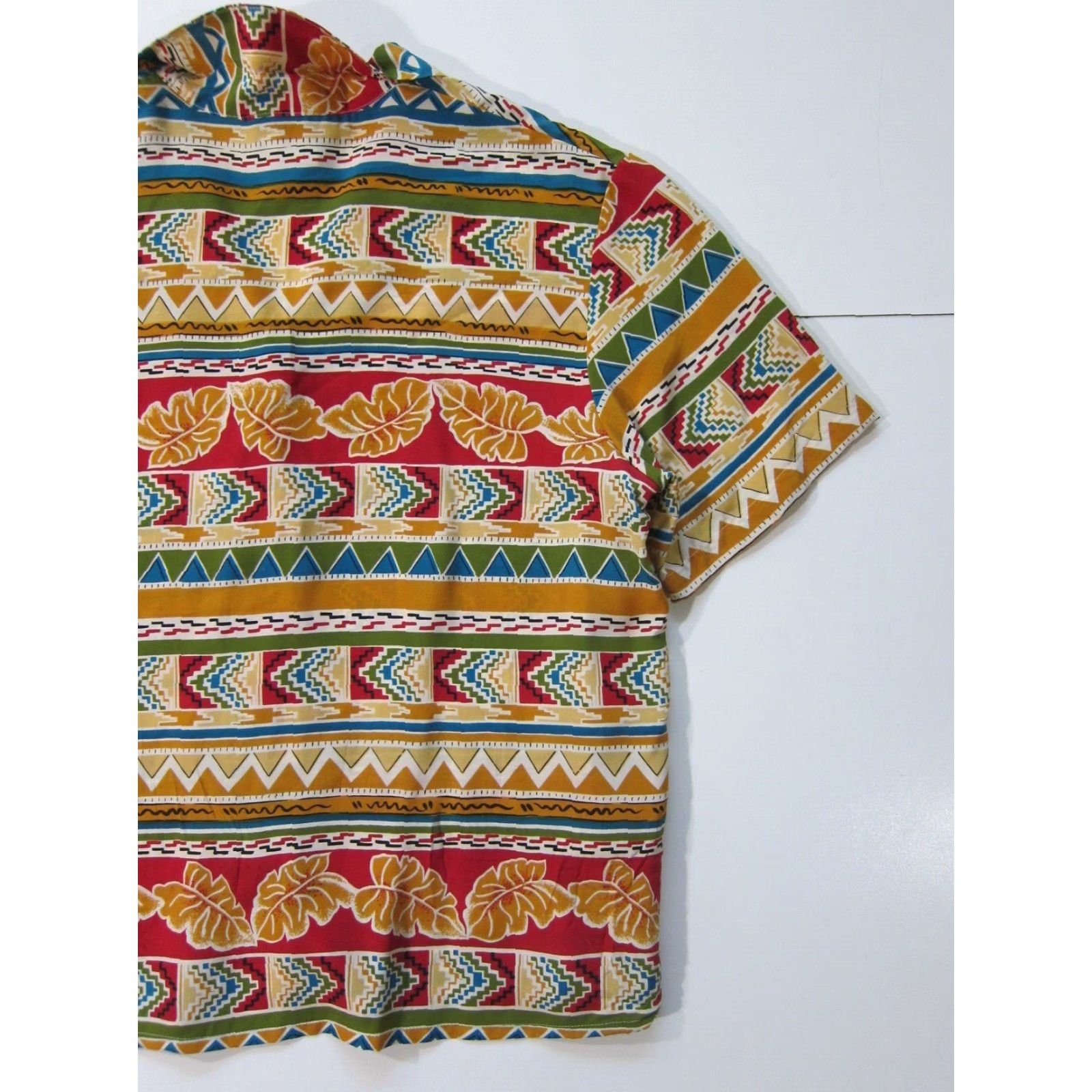 Vintage SK & Company 100% Silk Red Aztec Floral Short Sleeve Blouse Women 10P Size L / US 10 / IT 46 - 6 Thumbnail