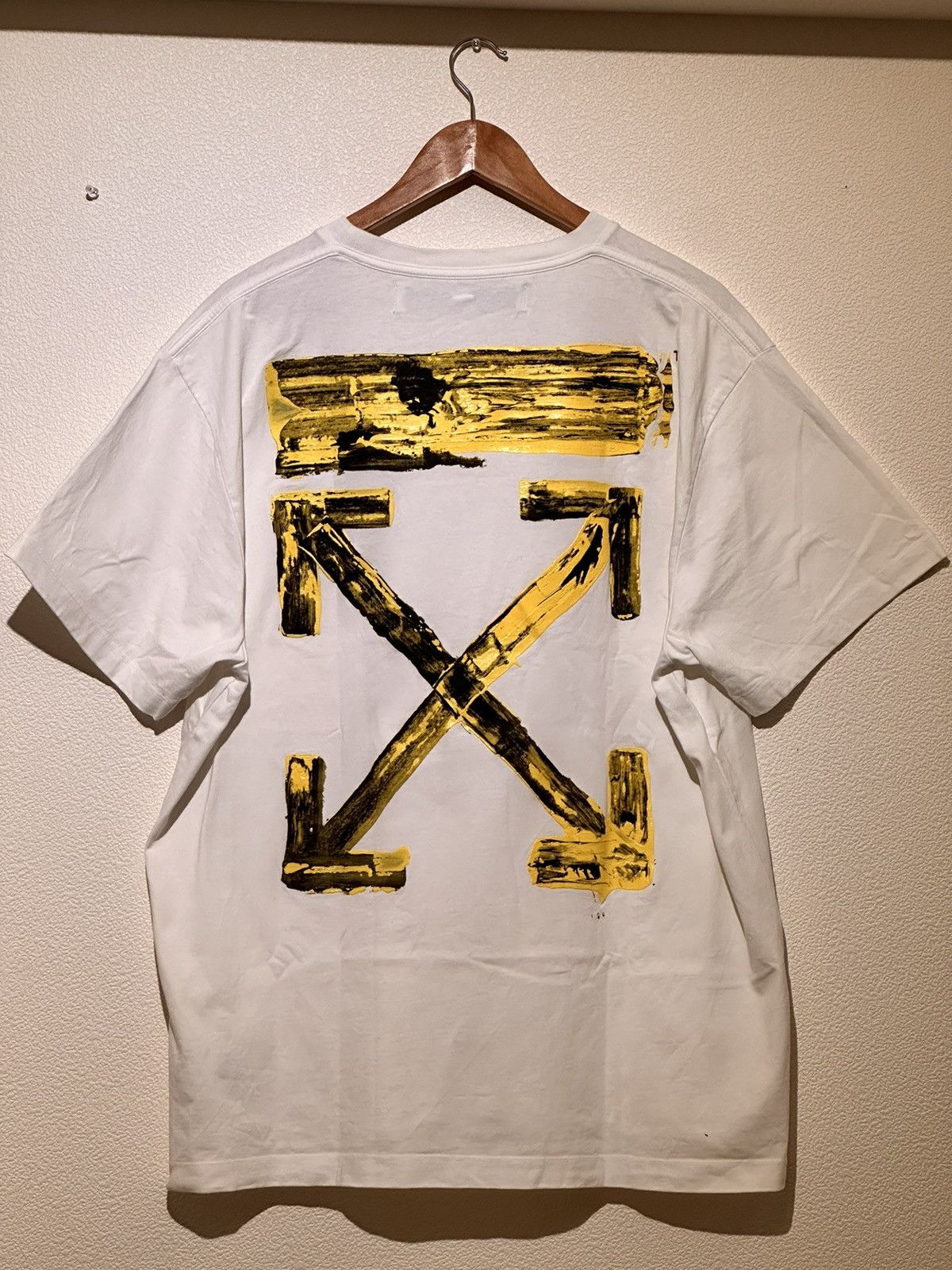 Off-White Acrylic Arrow Tee | Grailed