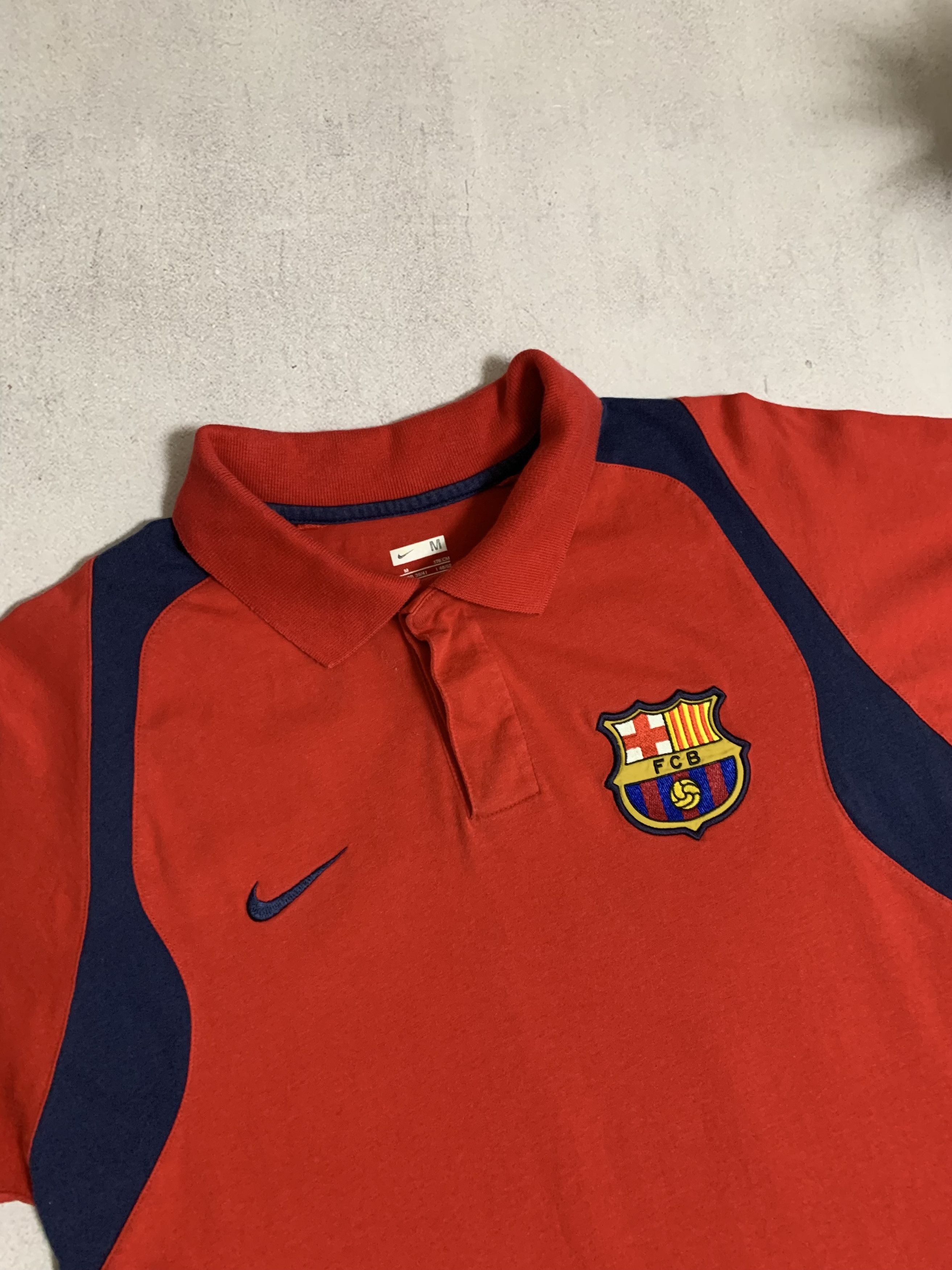 Nike Vintage Nike Barcelona Polo T Shirt Jersey Baggy 90s Size US M / EU 48-50 / 2 - 3 Thumbnail