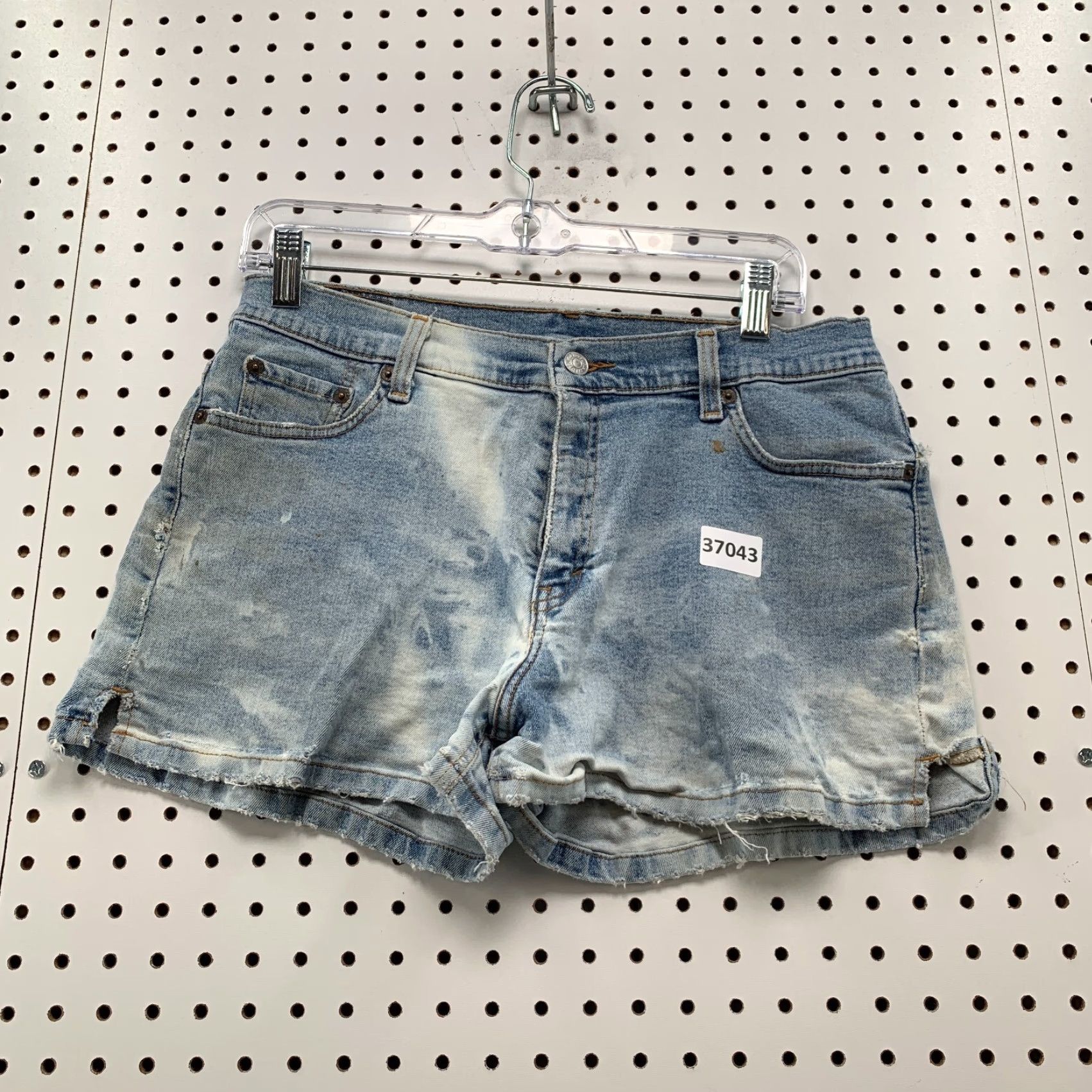 Levi's VINTAGE Levi's Denim Shorts Womens Size 13 Junior Light Wash Distressed 31x3 Fits Size 34" / US 12 / IT 48 - 4 Thumbnail