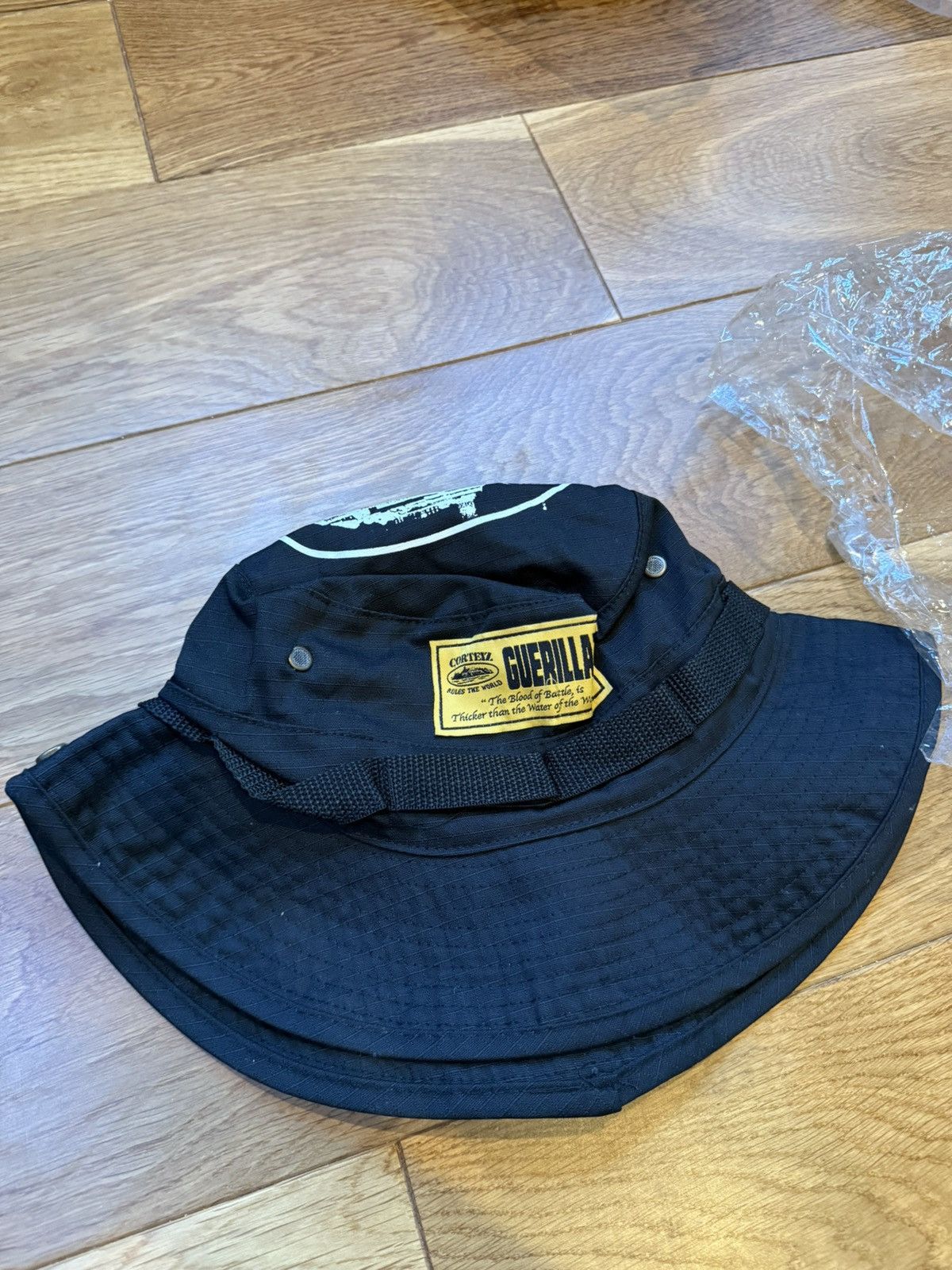 Corteiz Corteiz Guerillaz’ Boonie Hat “Black/White” Size ONE SIZE - 1 Thumbnail