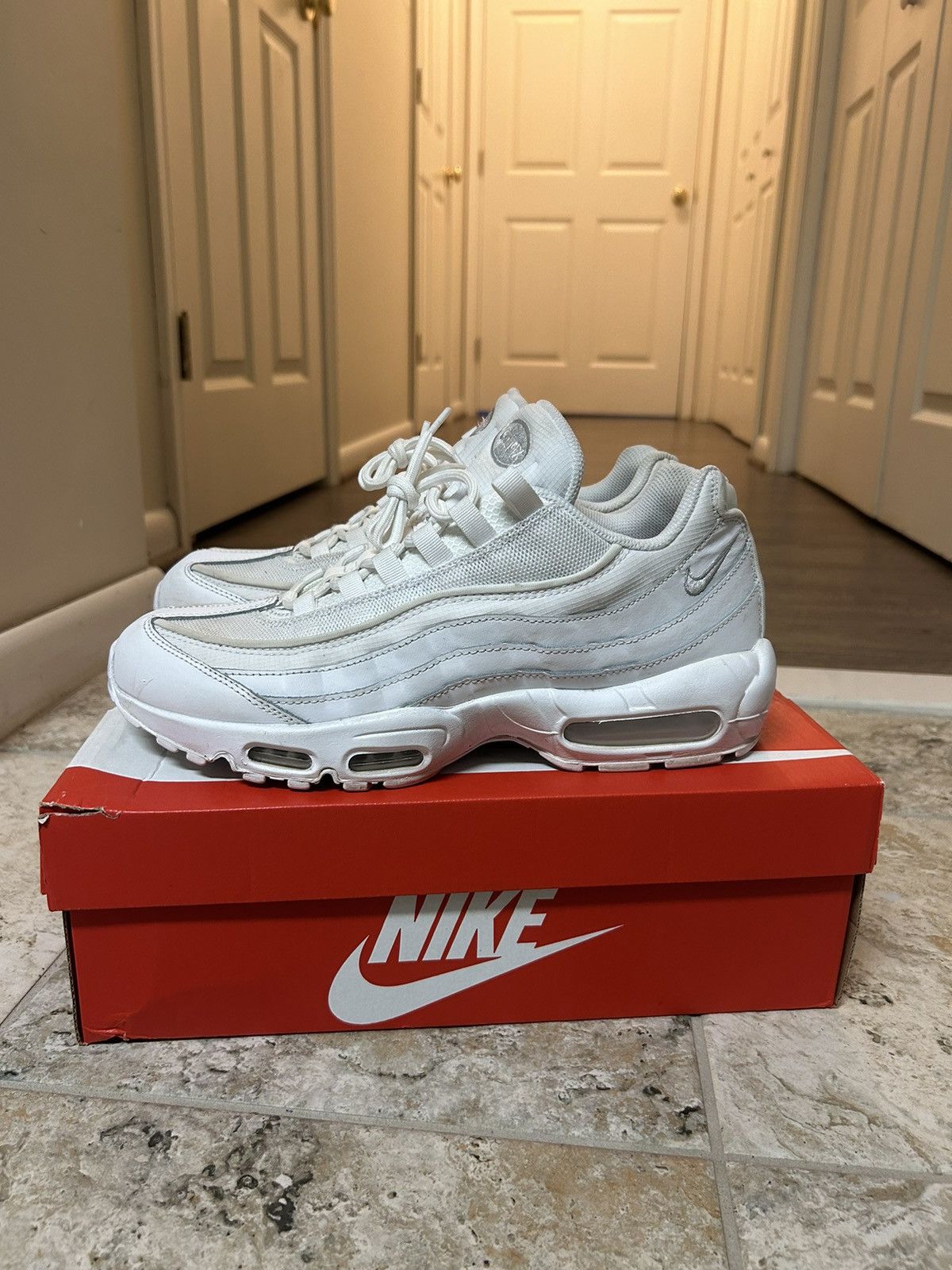 Nike Nike Air Max 95 Essential Size US 10 / EU 43 - 2 Thumbnail