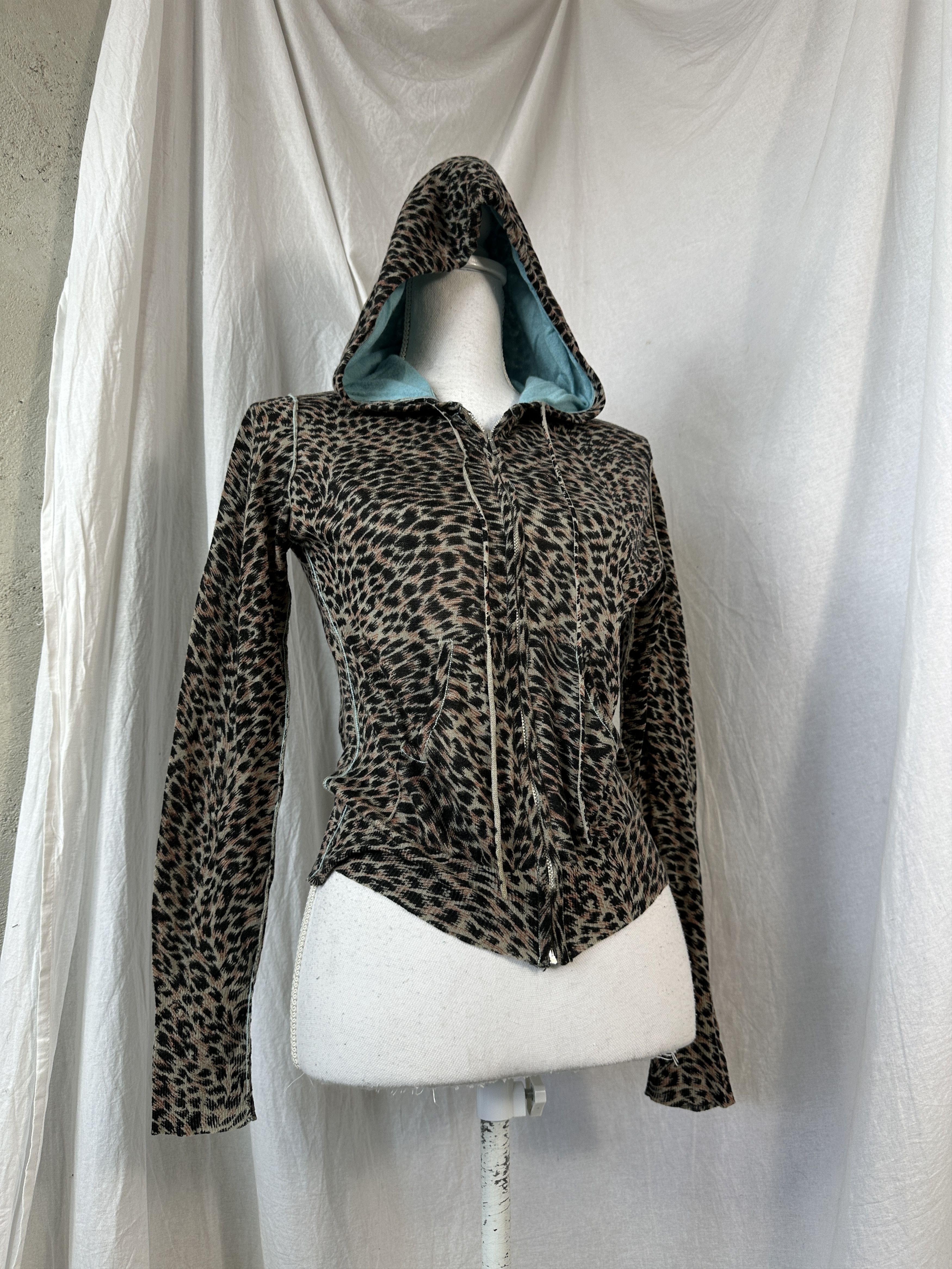 Women's Cashmere Sweater Cheetah Zip