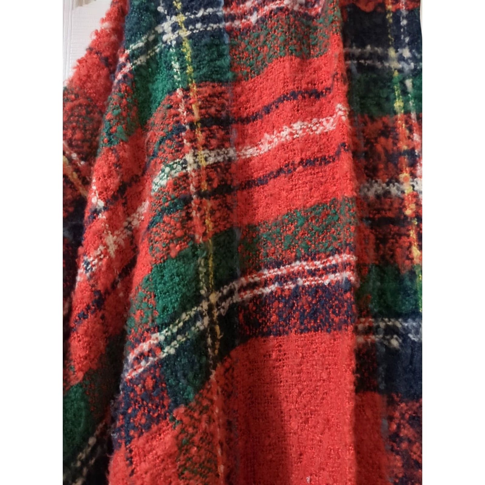 Forever 21 FOREVER 21 Poncho Shirt? Wait, need correct. Actual: "FOREVER 21 Plus Size Sweater Wrap Poncho Fringed Cardigan ONE SIZE" Size ONE SIZE - 2 Thumbnail
