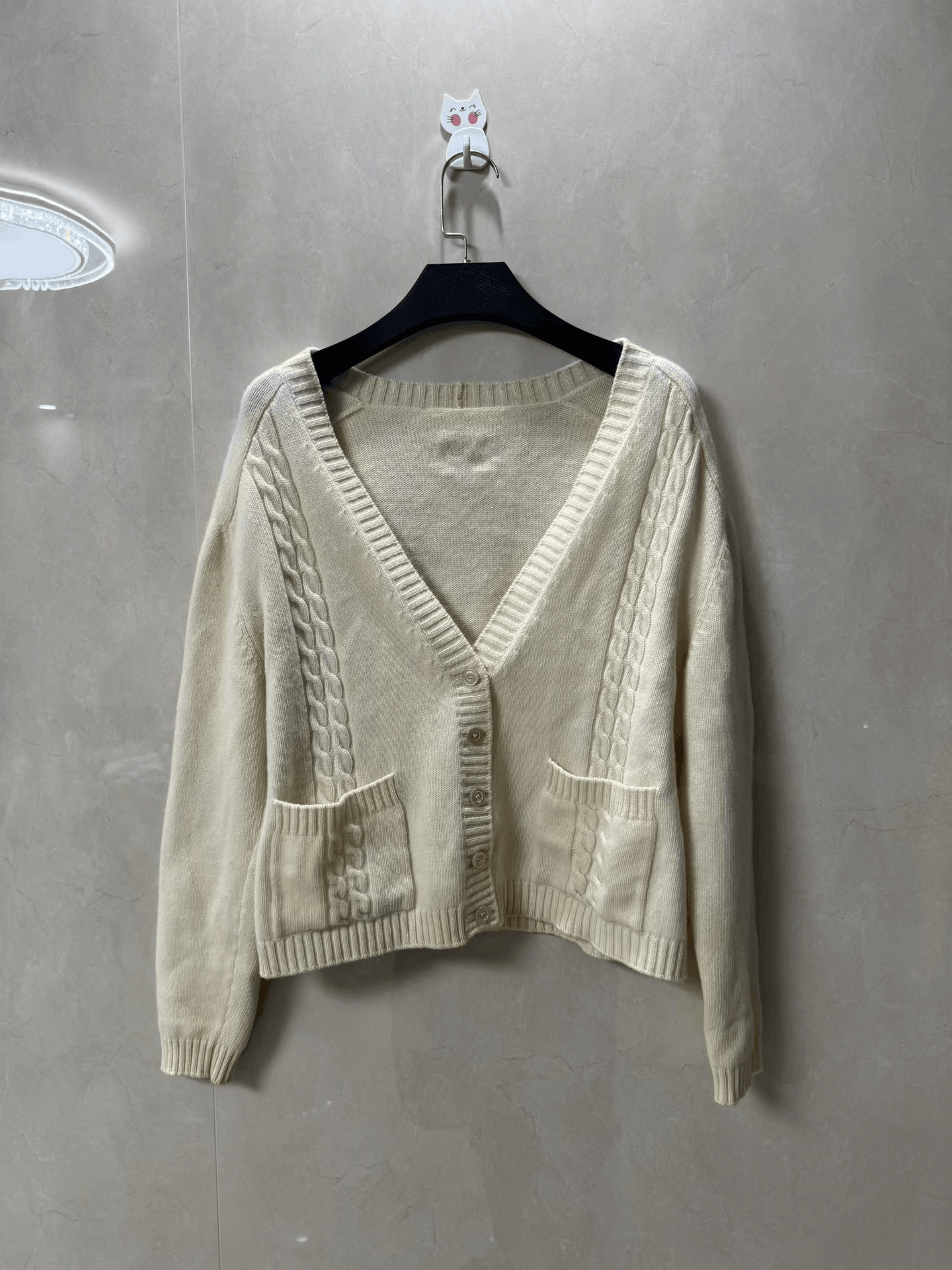 Gucci Gucci Classic Beige Wool Cardigan Size XS / US 0-2 / IT 36-38 - 1 Thumbnail