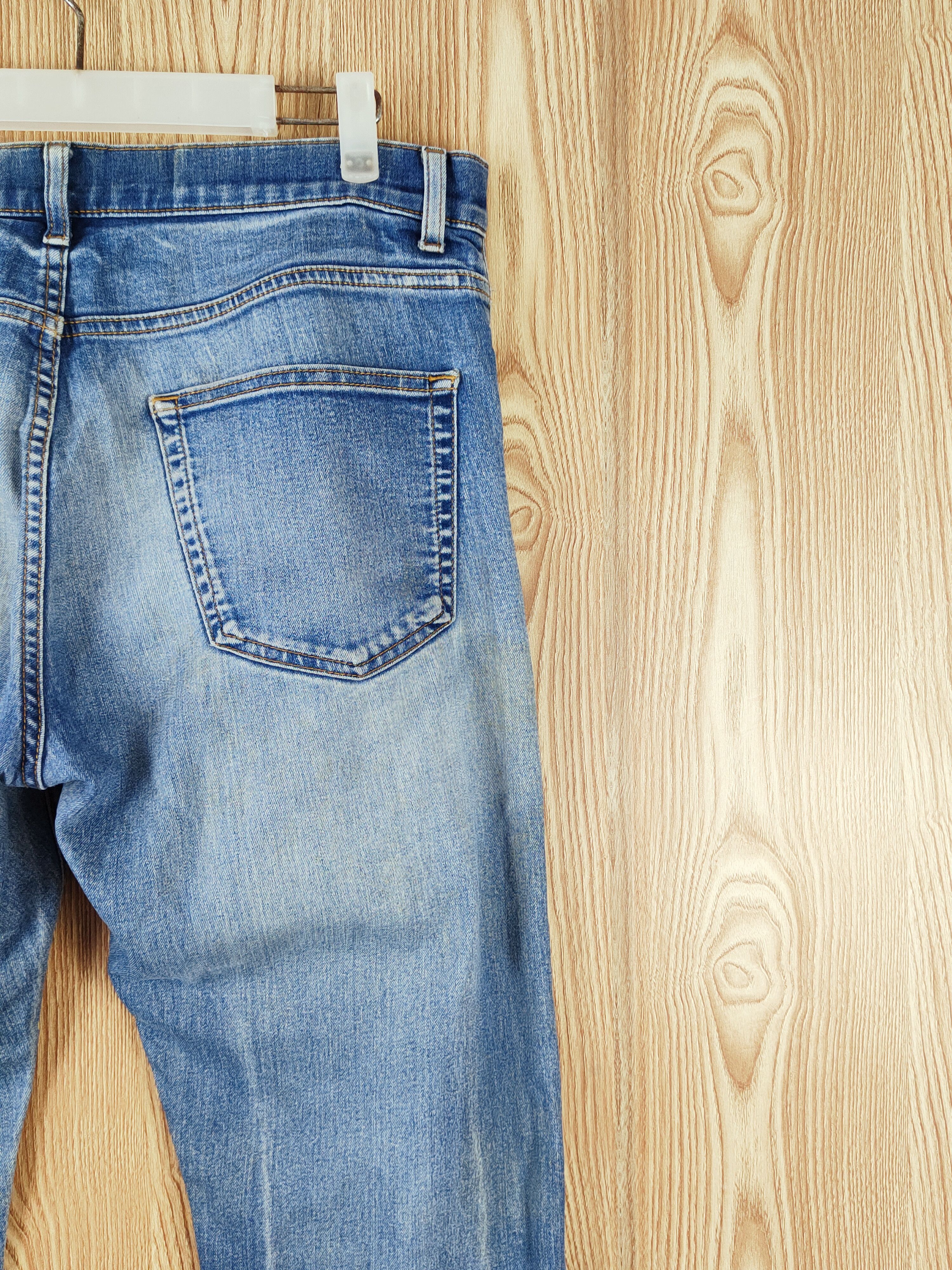 Japanese Brand Uniqlo japan Blue faded Distressed Ripped Jeans #W613 Size US 33 - 10 Thumbnail