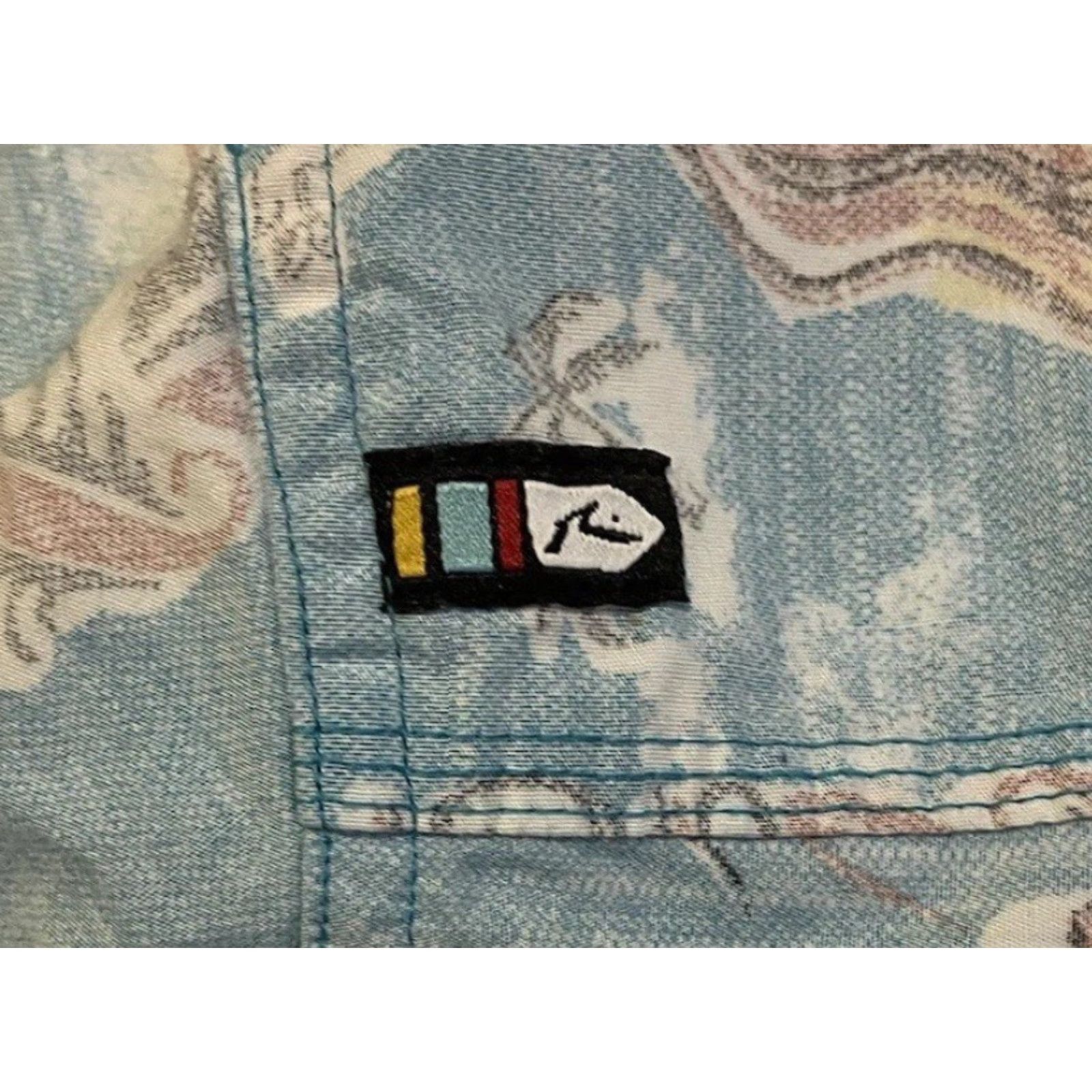 Quiksilver VINTAGE Quiksilver Button-Up Shirt XL Blue Short Sleeve Collared 70s 80s Vaporwave Grunge Surf Skate Ocean Pacific Hero Beach Casual Mens Size US XL / EU 56 / 4 - 4 Thumbnail