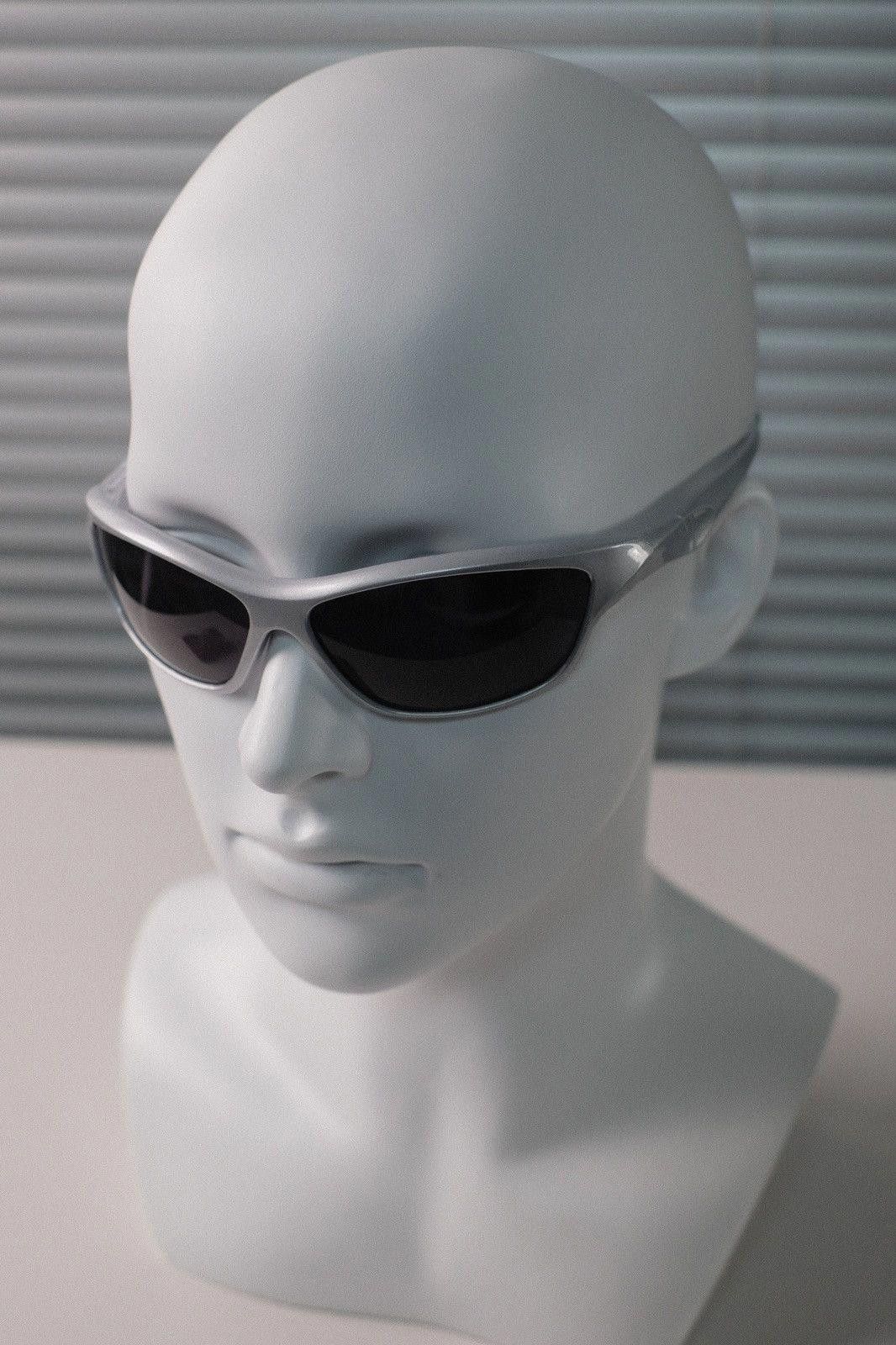 Japanese Brand Vintage Y2k Avant Garde Futuristic Sliver Sunglasses Unisex Size ONE SIZE - 2 Thumbnail