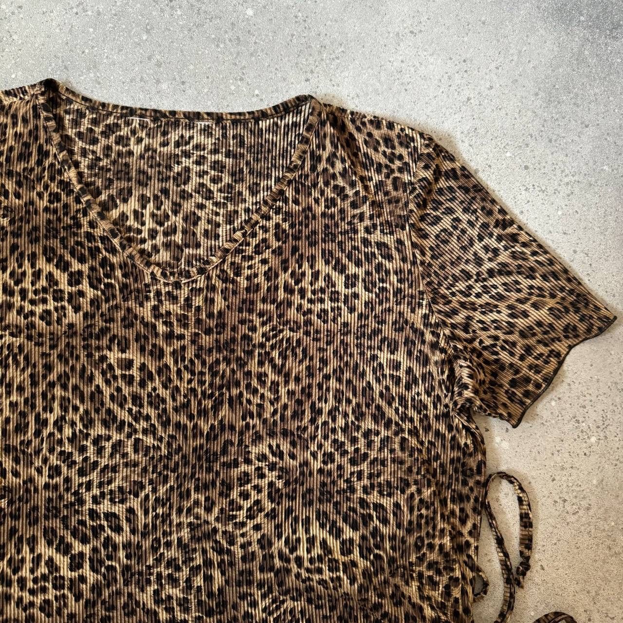 Hysteric Glamour × Japanese Brand Super Sexy Pleats Leopard T-Shirt (issey miyake style) Size US S / EU 44-46 / 1 - 7 Thumbnail
