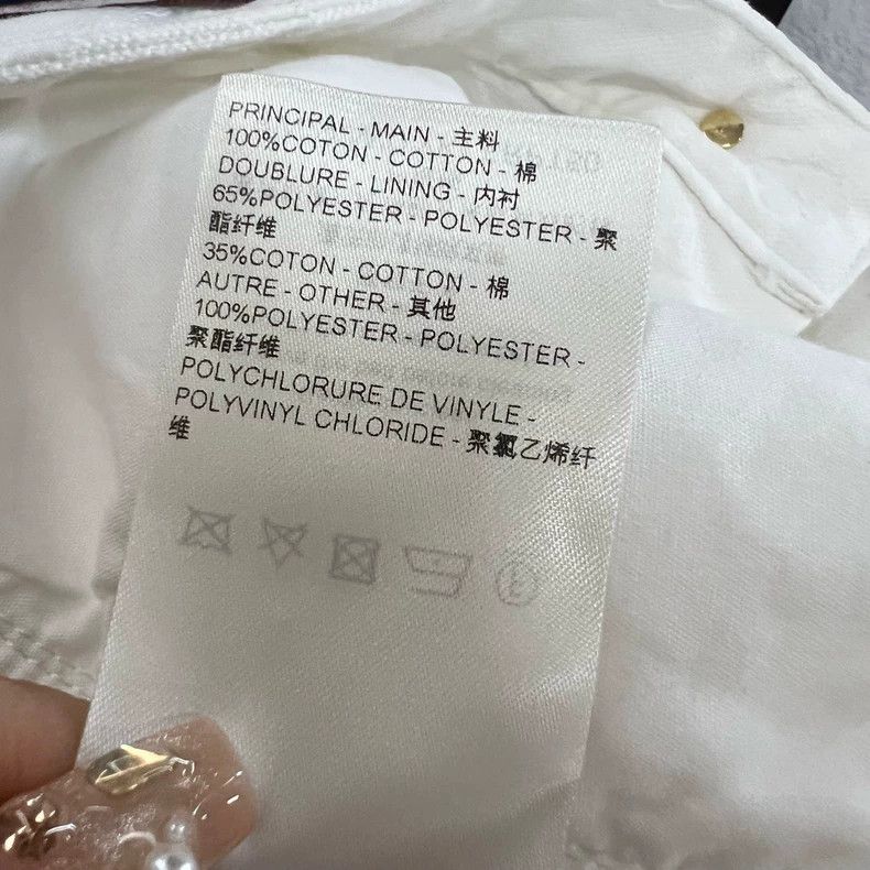 Louis Vuitton Louis Vuitton White logo shorts 2501-Nextarrow Size US 38 / EU 54 - 4 Thumbnail