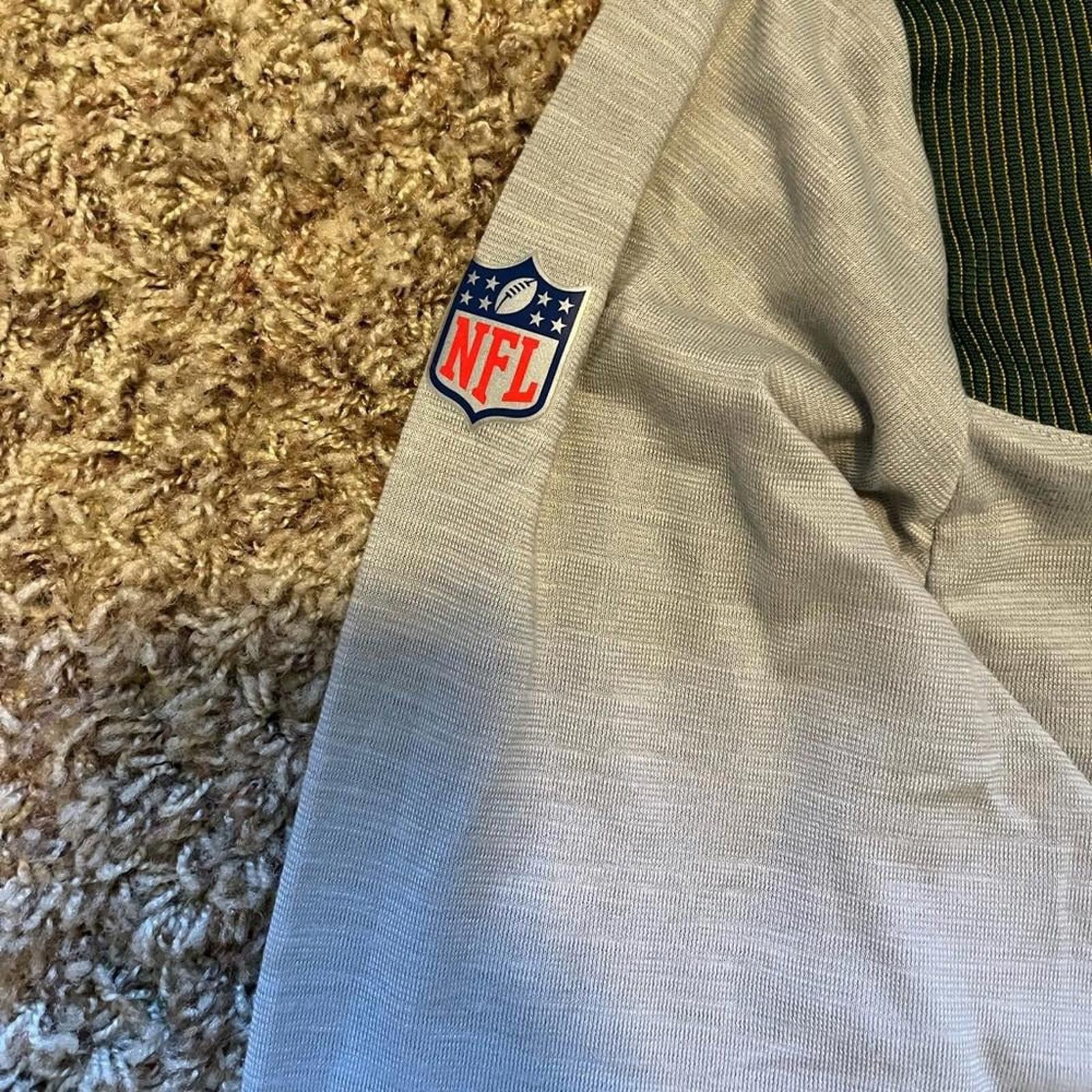 Nike Men Green Bay Packer Nike Gray Sideline Player UV Performance Long Sleeve TShirt Size US XL / EU 56 / 4 - 6 Thumbnail