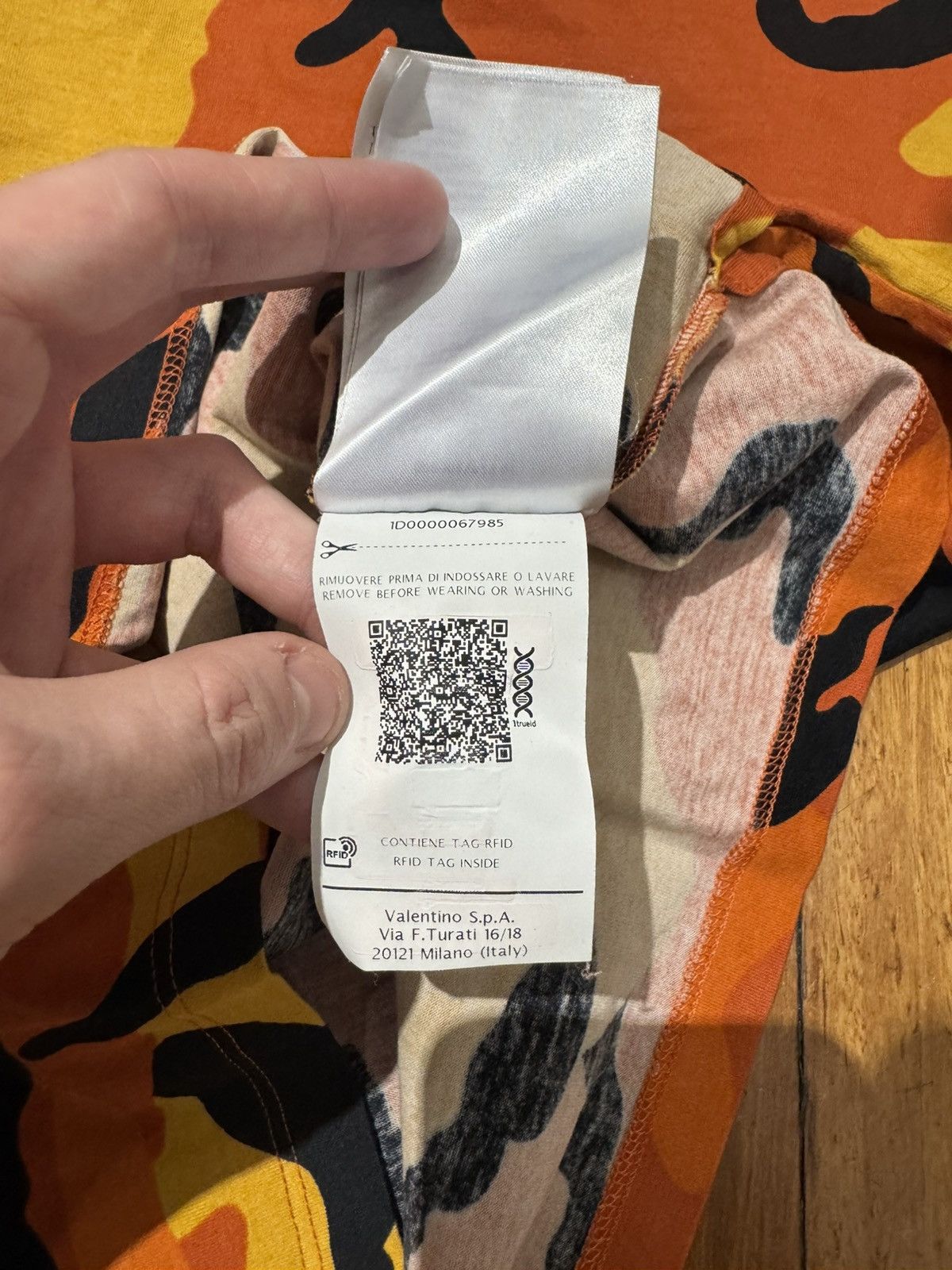 Valentino Valentino Orange Camo Tee Size US M / EU 48-50 / 2 - 7 Thumbnail