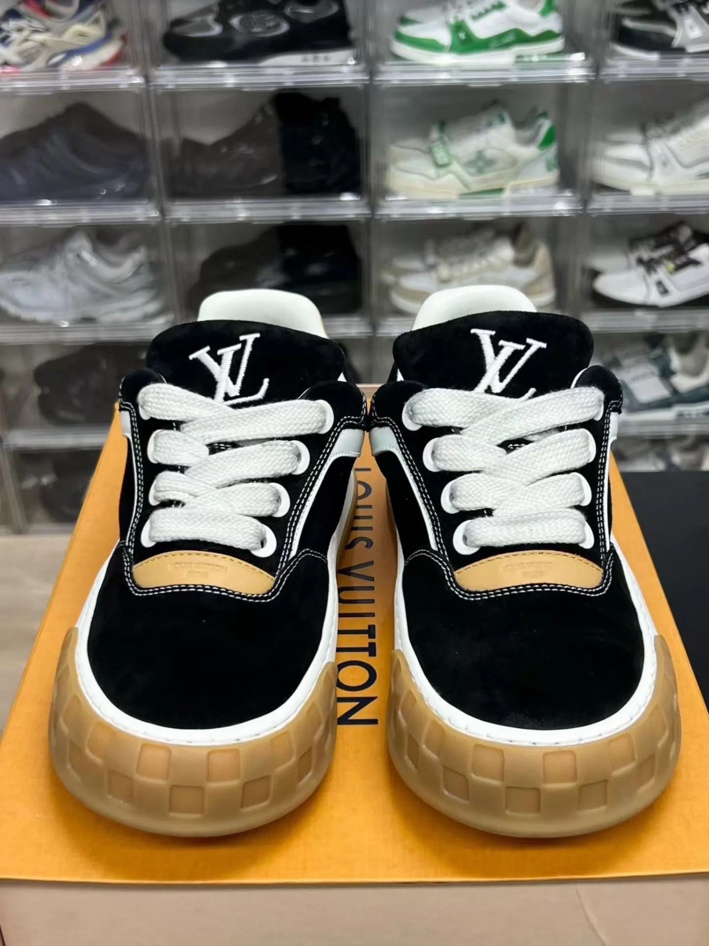 Louis Vuitton LV Tilted Biscuit Suede Sneakers Black UK7.5 Mint Size US 8.5 / EU 41-42 - 2 Thumbnail