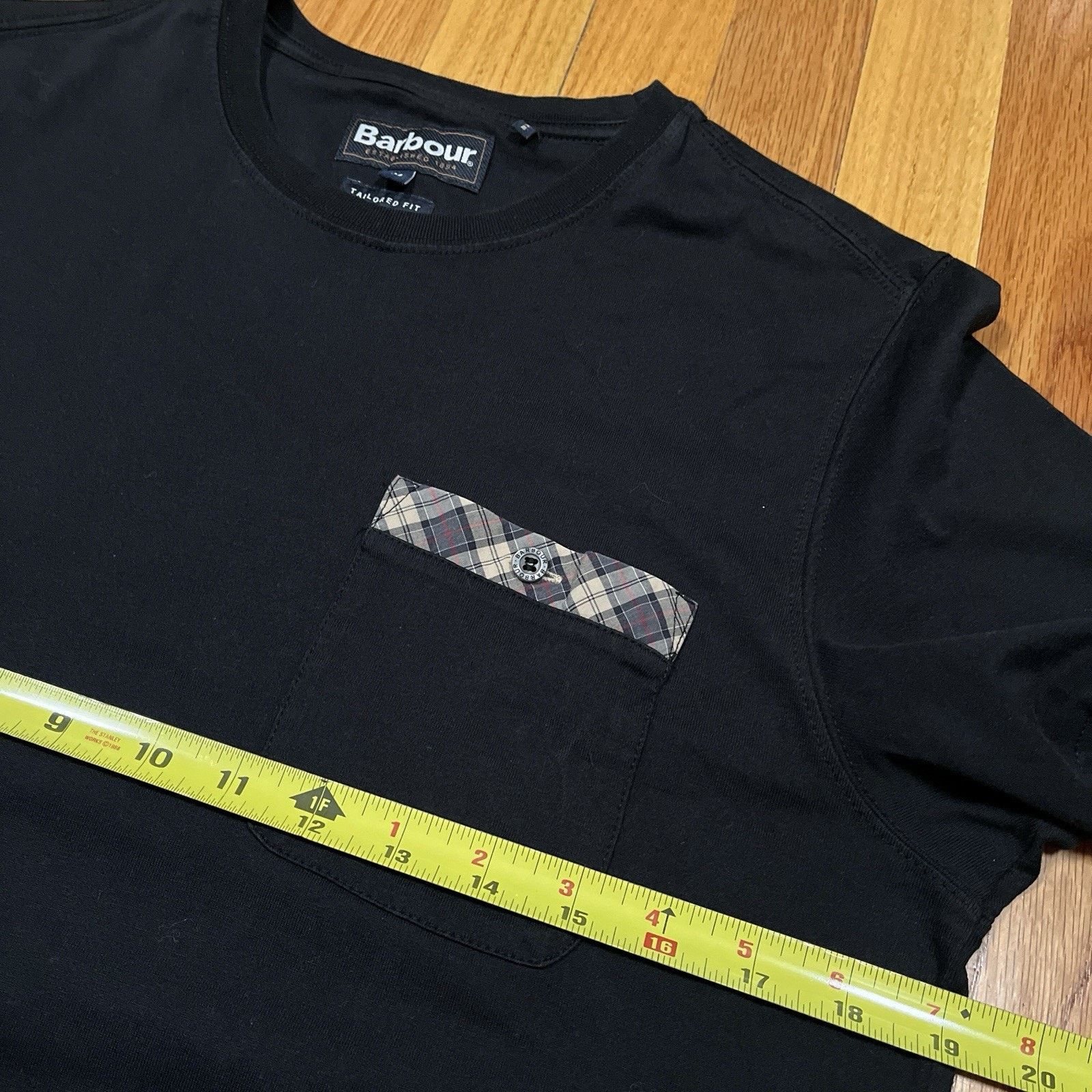 Barbour Barbour Tartan Pocket Trim Crewneck Short Sleeve Black Tee Size US M / EU 48-50 / 2 - 5 Thumbnail