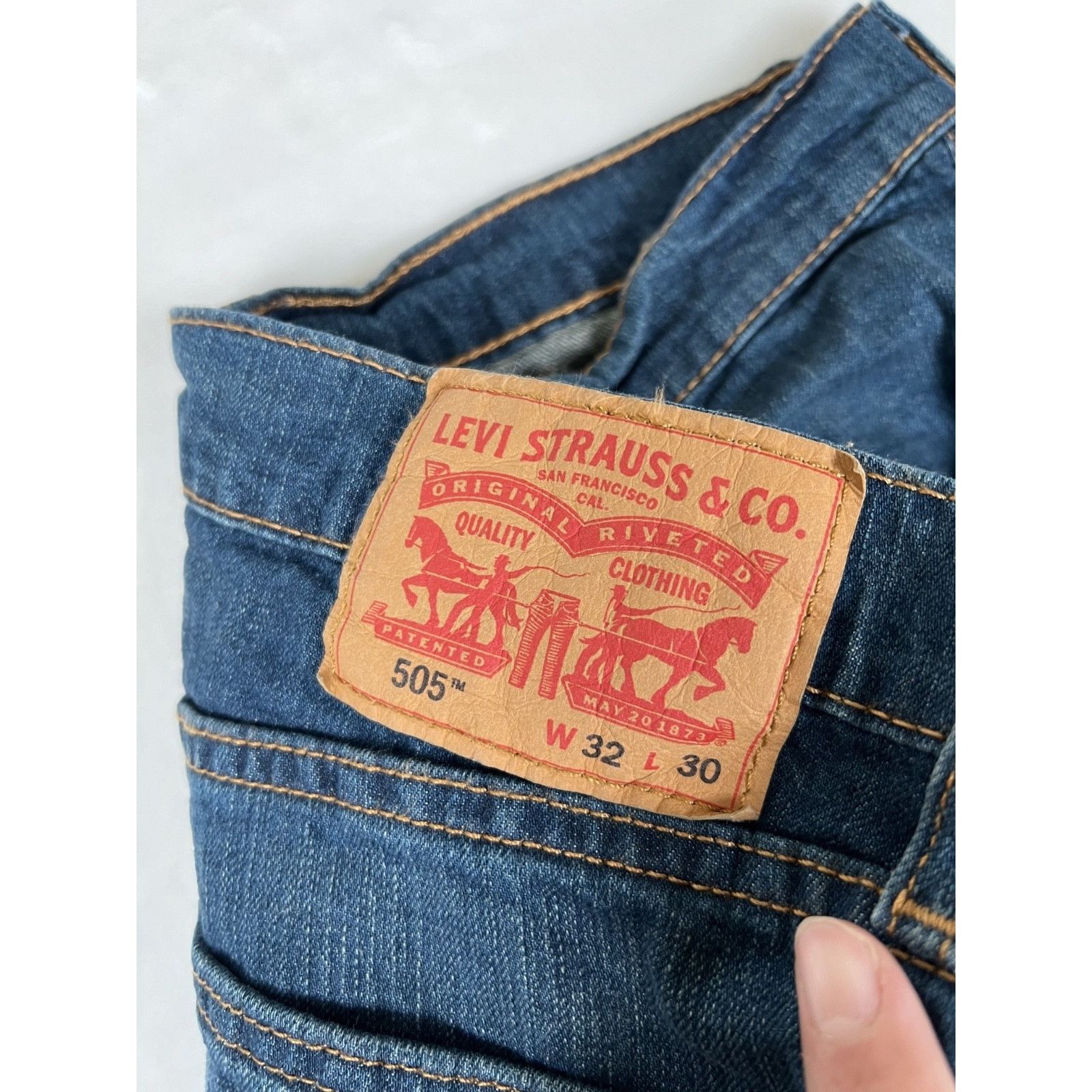 Levi's Vintage Levi’s 505 Denim Jeans Size 30x30 Medium Dark Wash Y Size US 30 / EU 46 - 2 Thumbnail