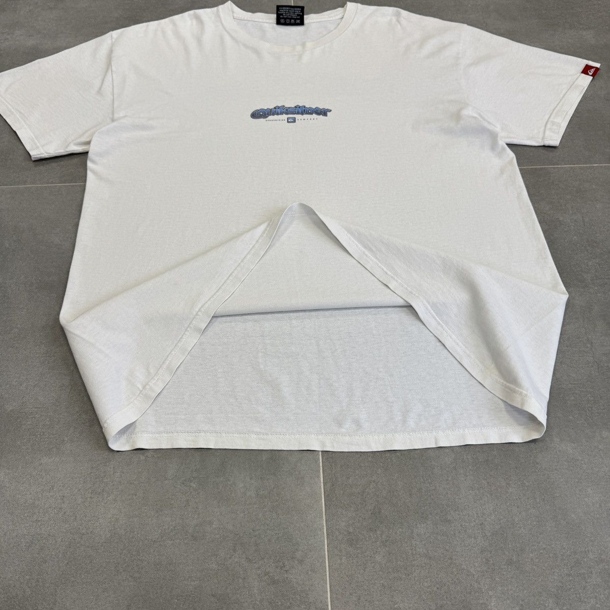 Quiksilver Vintage Quiksilver Center Logo Surf Style Y2K Men T-Shirt Size US XL / EU 56 / 4 - 13 Thumbnail