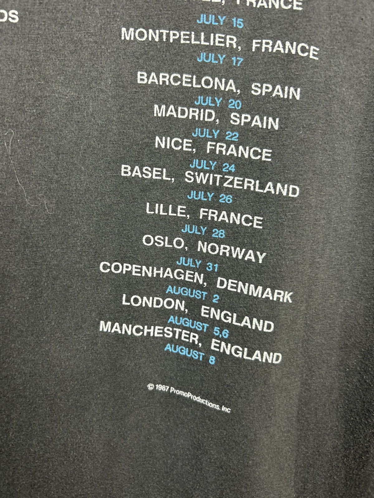 Band Tees × Vintage Vintage 1987 Pink Floyd A Momentary Lapse Of Reason Tour Tee Size US M / EU 48-50 / 2 - 25 Thumbnail