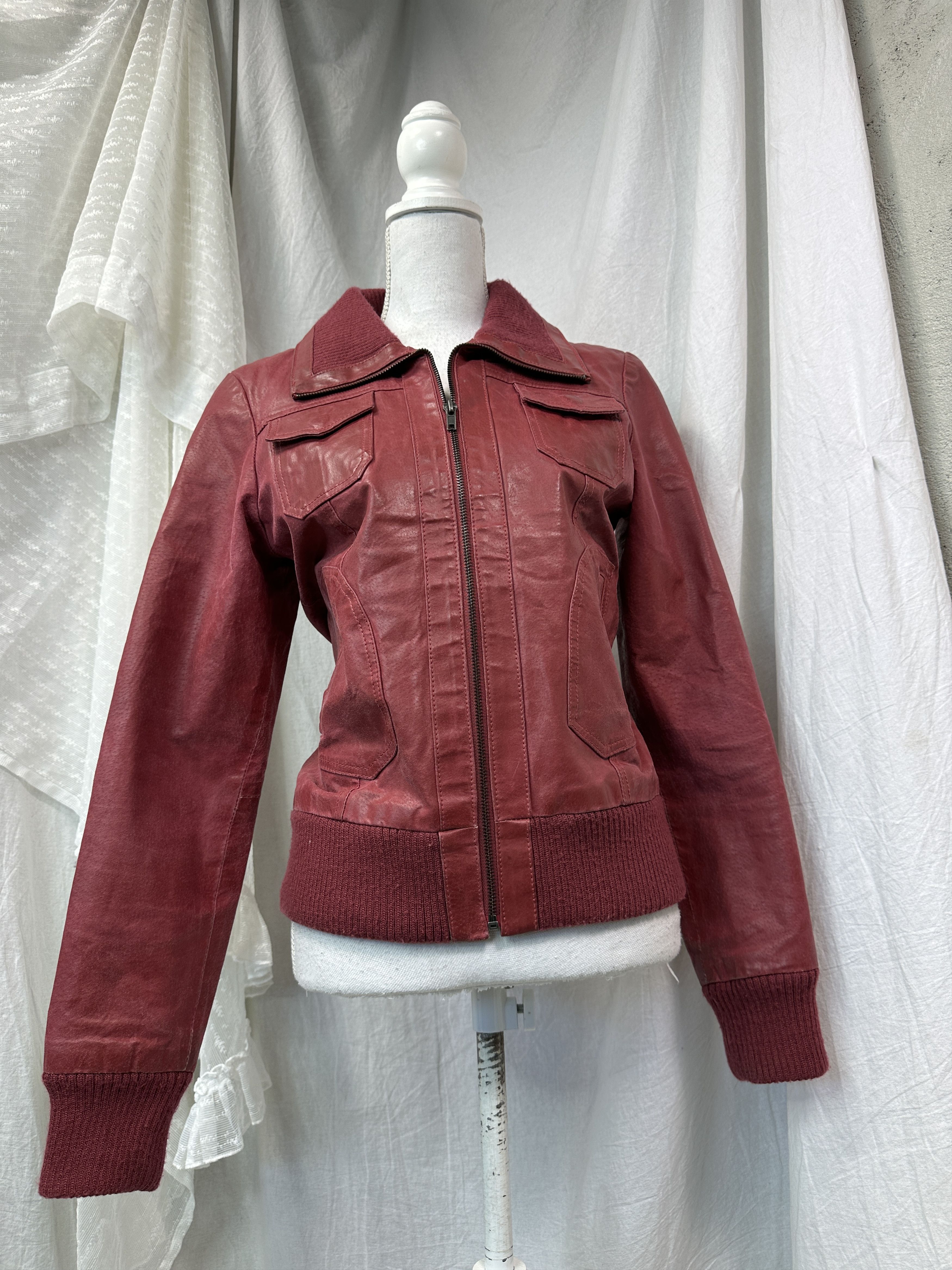 Vintage Vintage Biker Fitted Cherry Red Leather Grunge Jacket 00s Size XS / US 0-2 / IT 36-38 - 1 Thumbnail