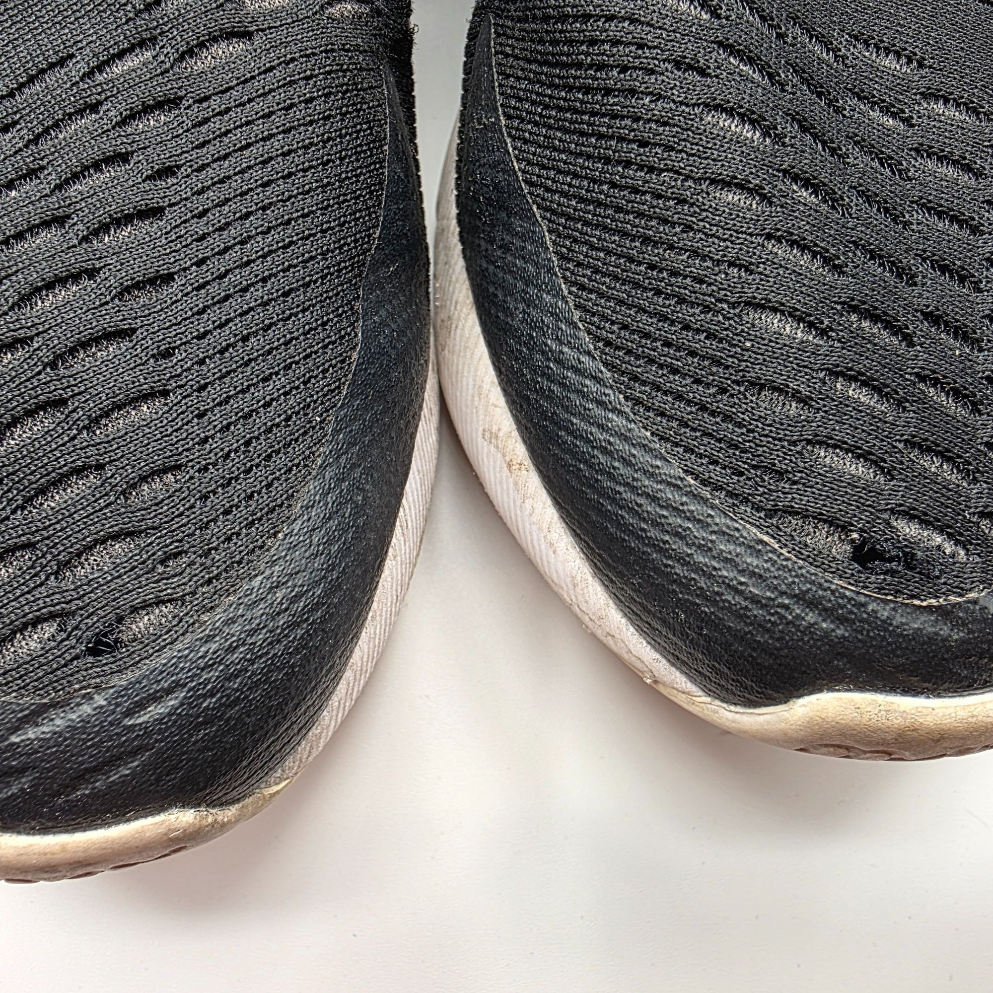 Nike Nike Air Max 270 Womens Size 8 Black White Athletic Shoes Sn Size US 8 / IT 38 - 11 Thumbnail