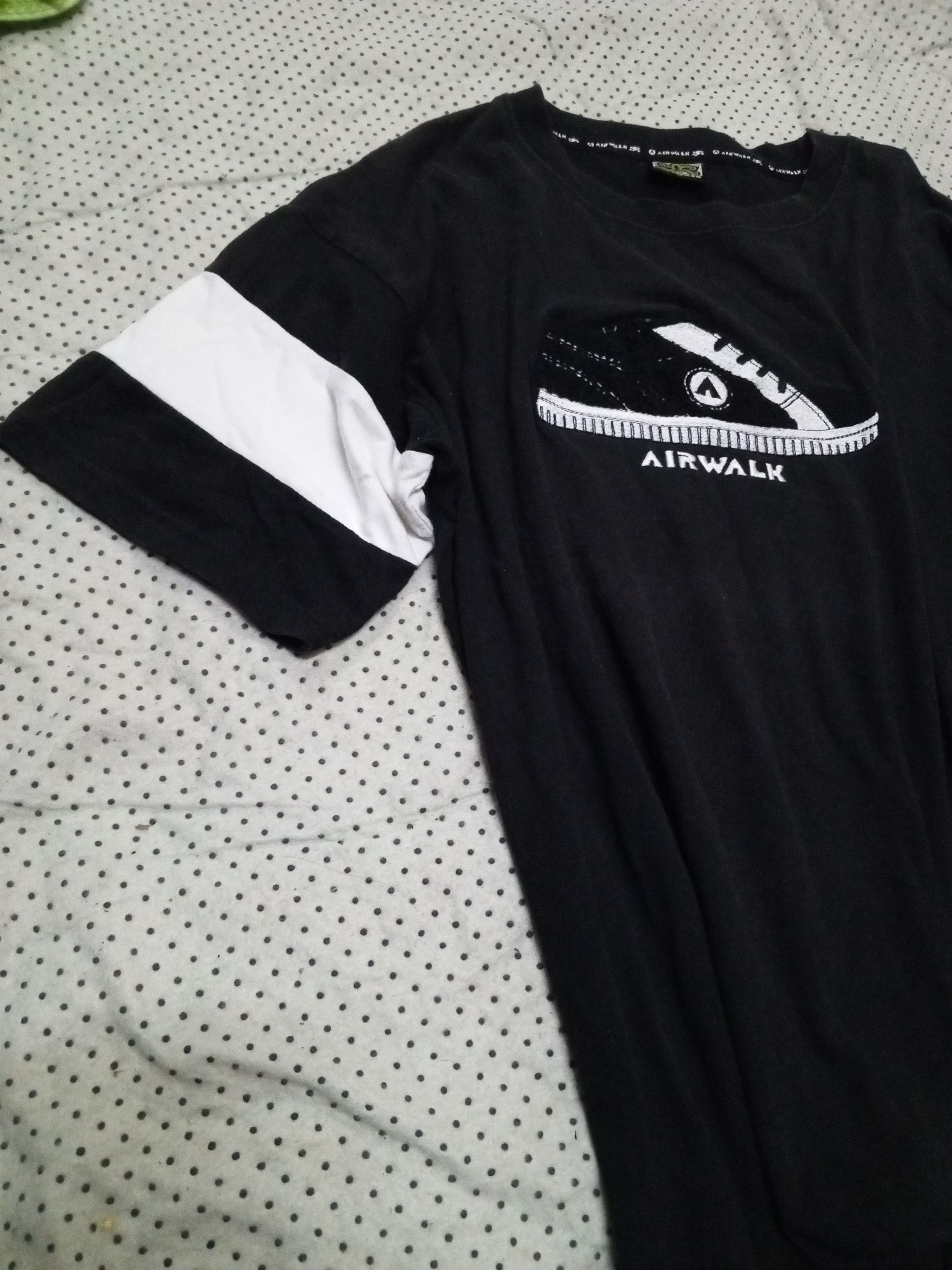 Airwalk AIRWALK TSHIRT velvet shoes rare Size US M / EU 48-50 / 2 - 2 Thumbnail