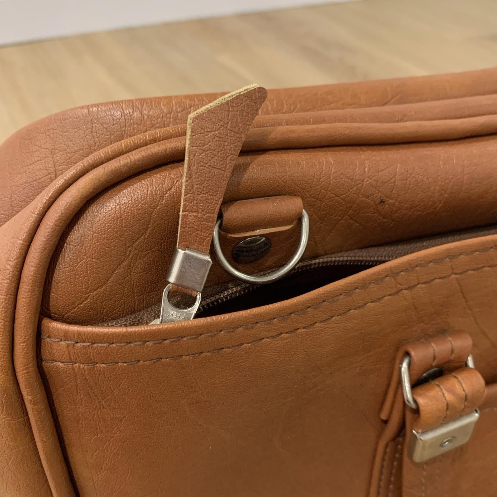 Other MINT Vintage 70s Dionite Leather Look Vinyl Weekender Bag - Size ONE SIZE - 8 Thumbnail
