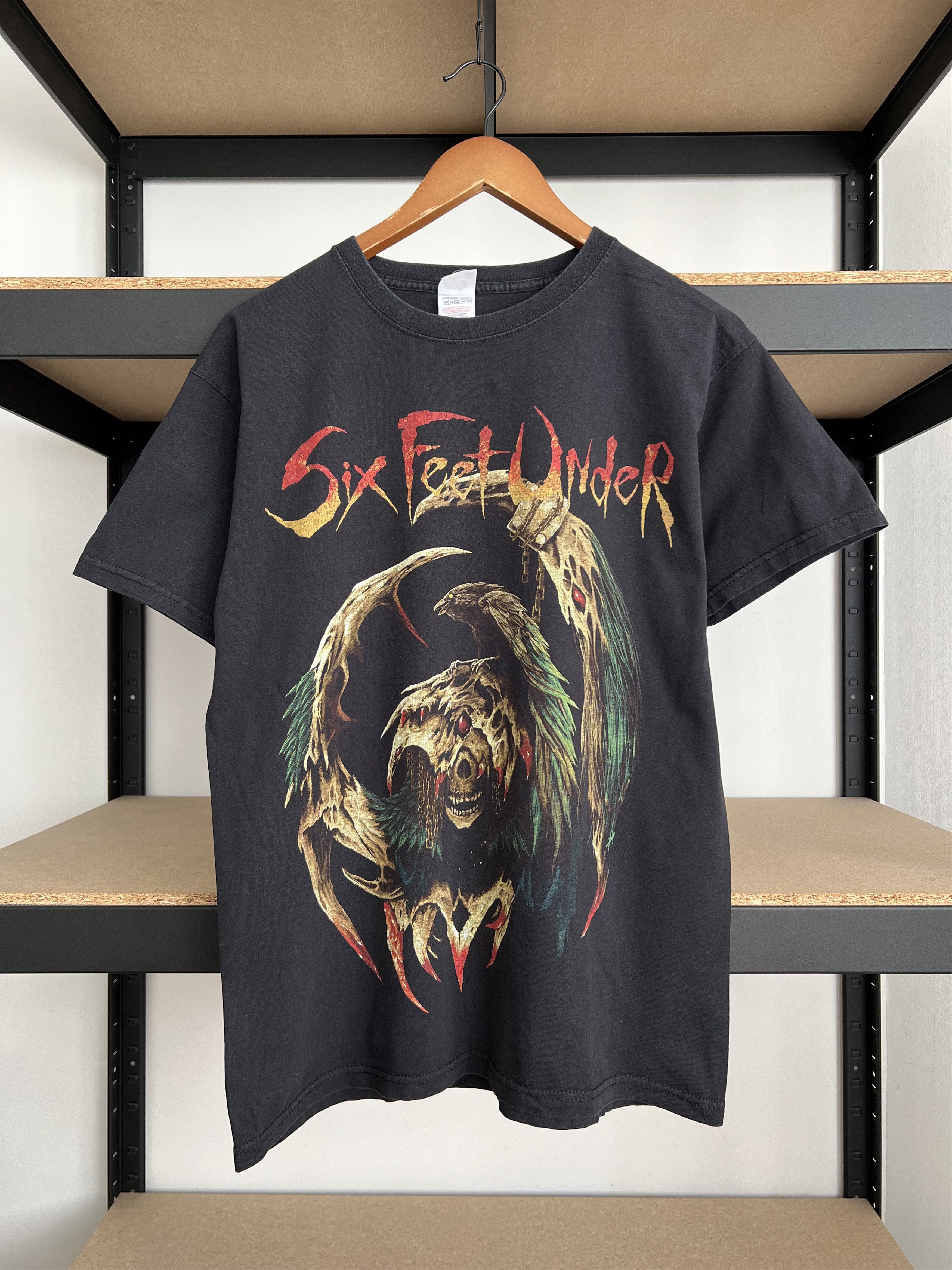 Band Tees Vintage 2000s Six Feet Under Skull Crow Black T-shirt Size US M / EU 48-50 / 2 - 1 Thumbnail