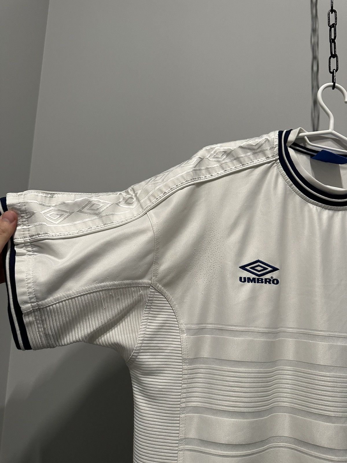 Japanese Brand Umbro England 1999 2000 Home Shirt Soccer Jersey Mike Tyson Size US XL / EU 56 / 4 - 9 Thumbnail