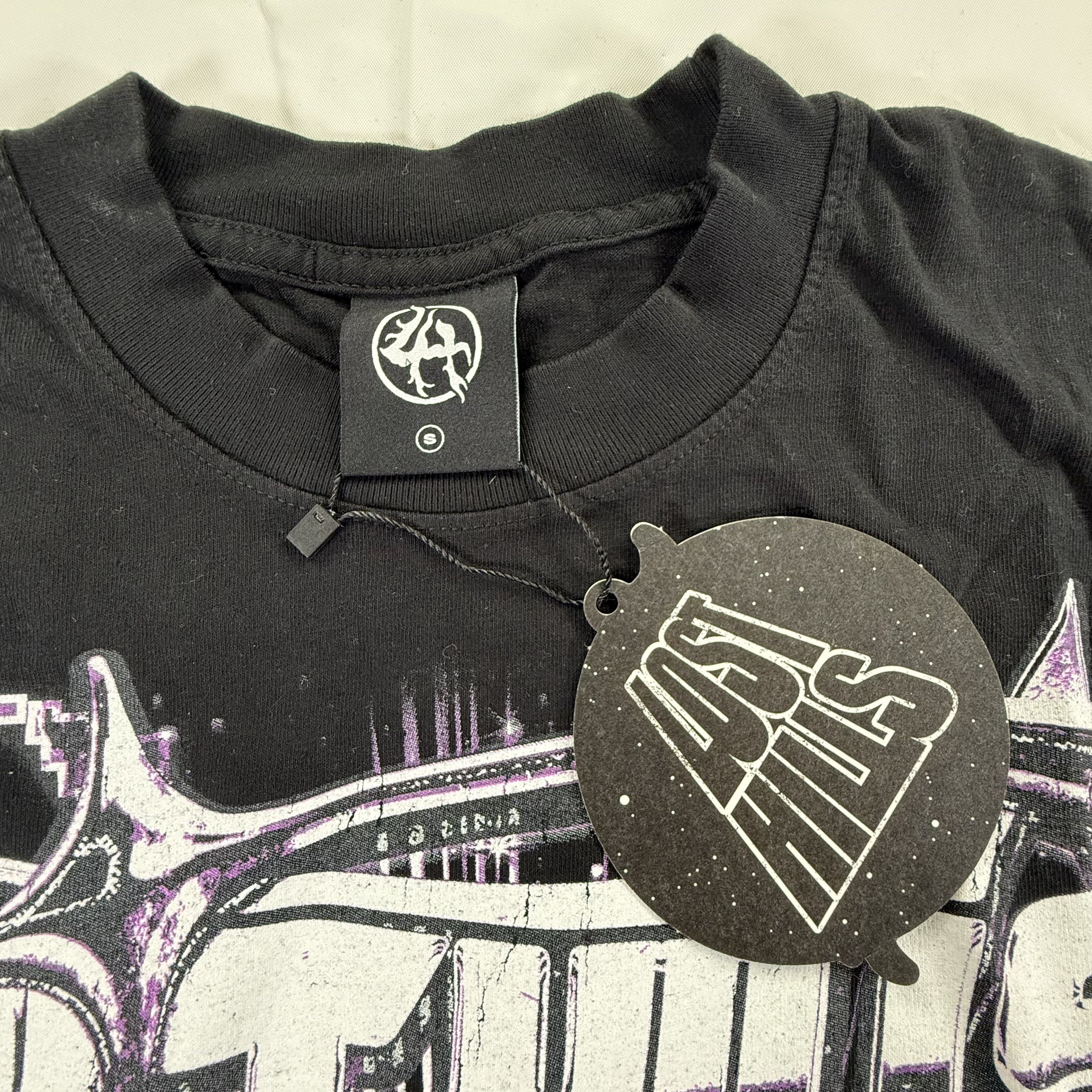 Lost hills Lost Hills Mens Long Sleeve Graphic Tee Made in USA Small Size US S / EU 44-46 / 1 - 2 Thumbnail