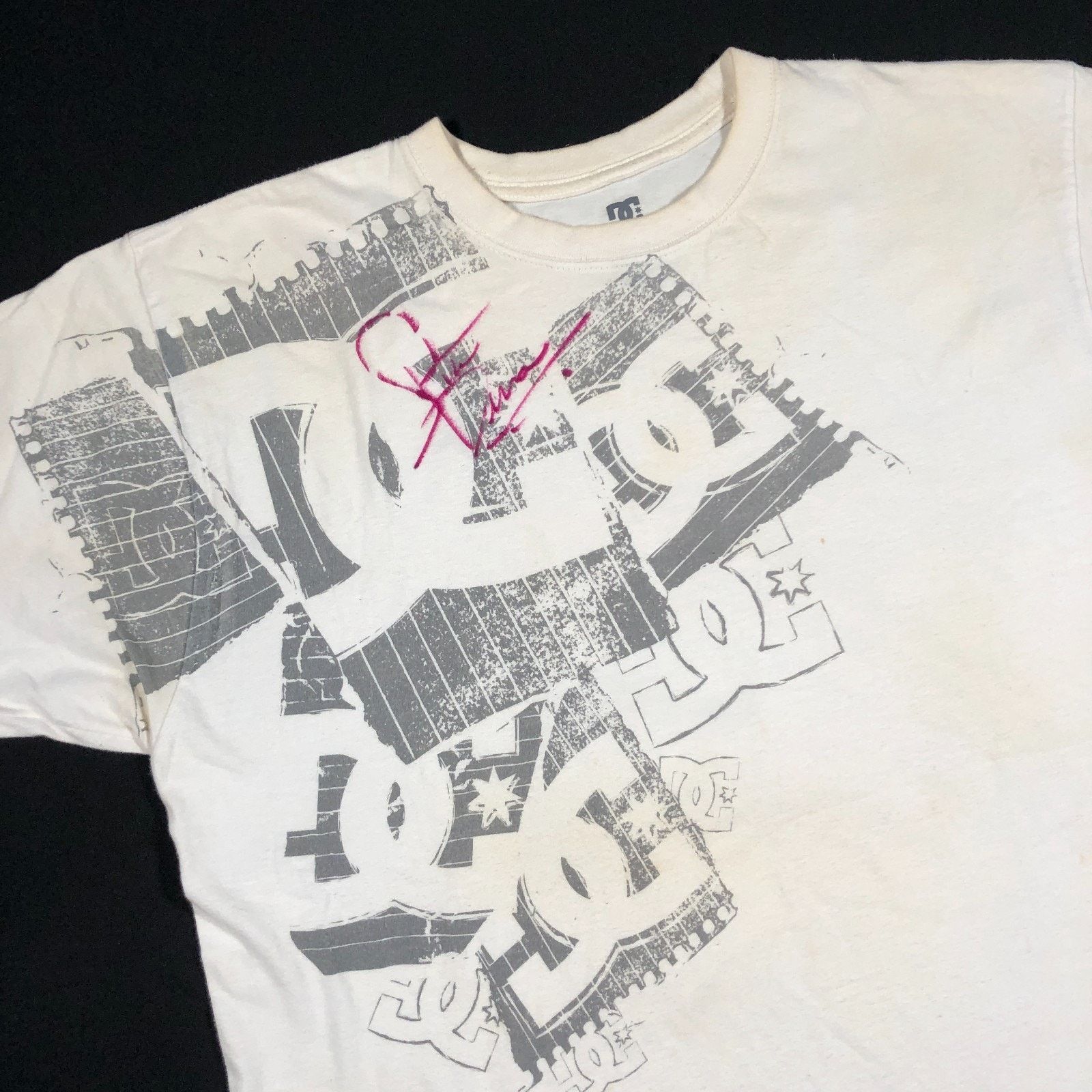 DC DC Shoes Abstract Art Signed Tee T Shirt Size Large L Size US L / EU 52-54 / 3 - 3 Thumbnail