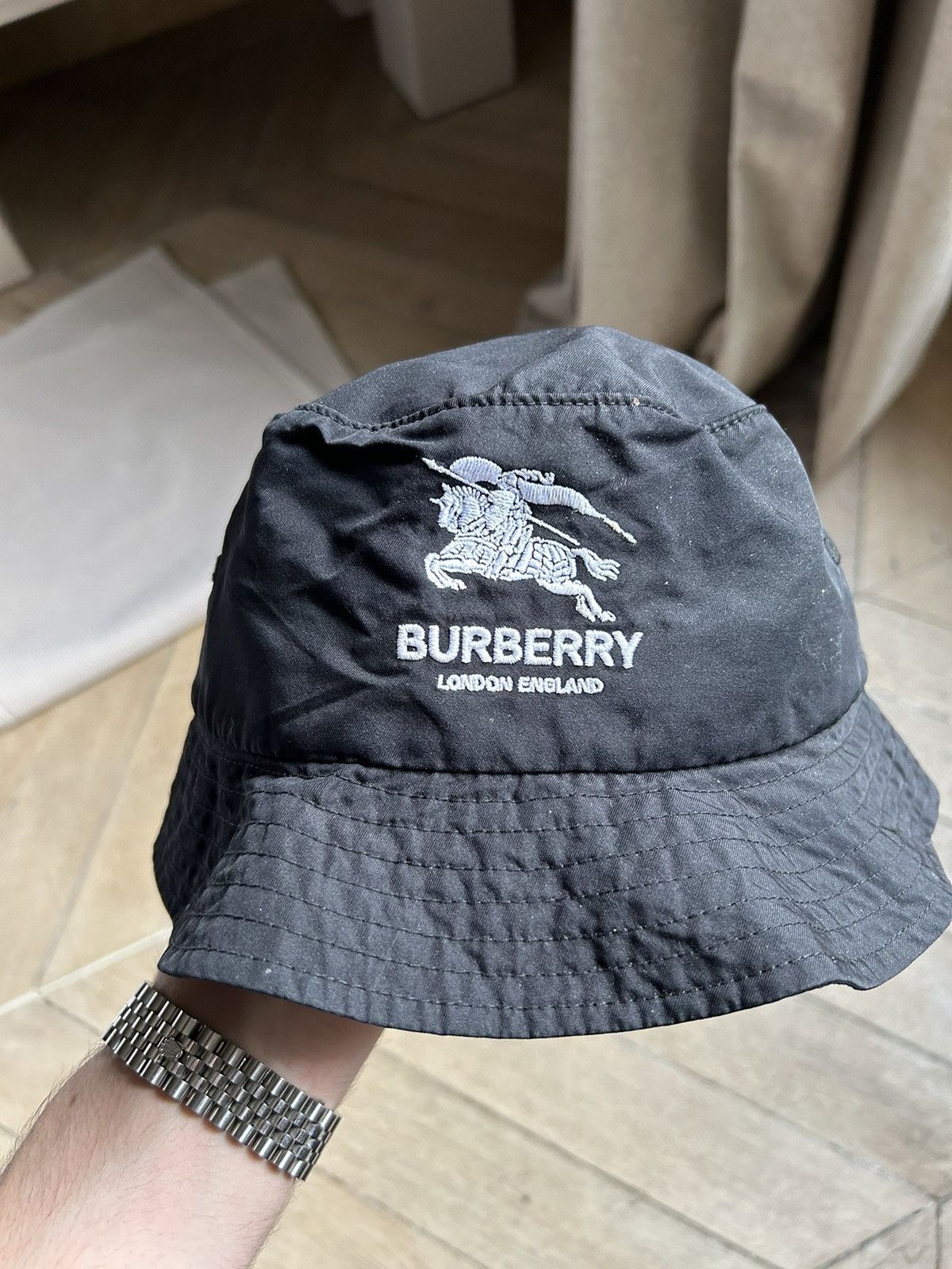 Supreme ⚫️ SUPREME x BURBERRY ⚫️ - Logo Embroidered Brim Crusher | Grailed