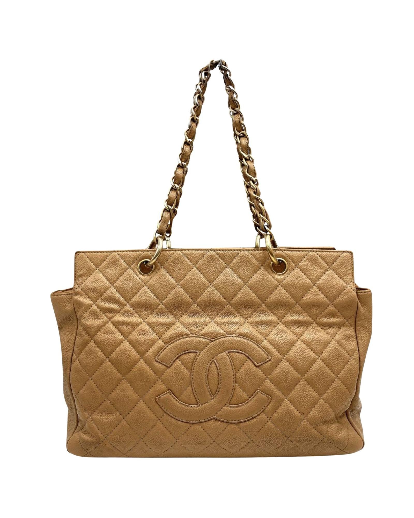 image of Chanel Elegant Leather Handbag With Practical Zipper Closure in Beige, Women's