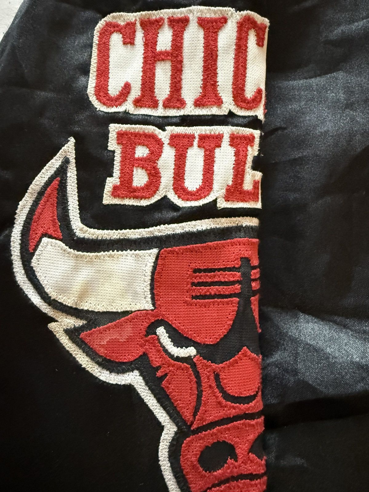 NBA Vintage Chicago Bulls Satin coach Jacket Size US XL / EU 56 / 4 - 5 Thumbnail