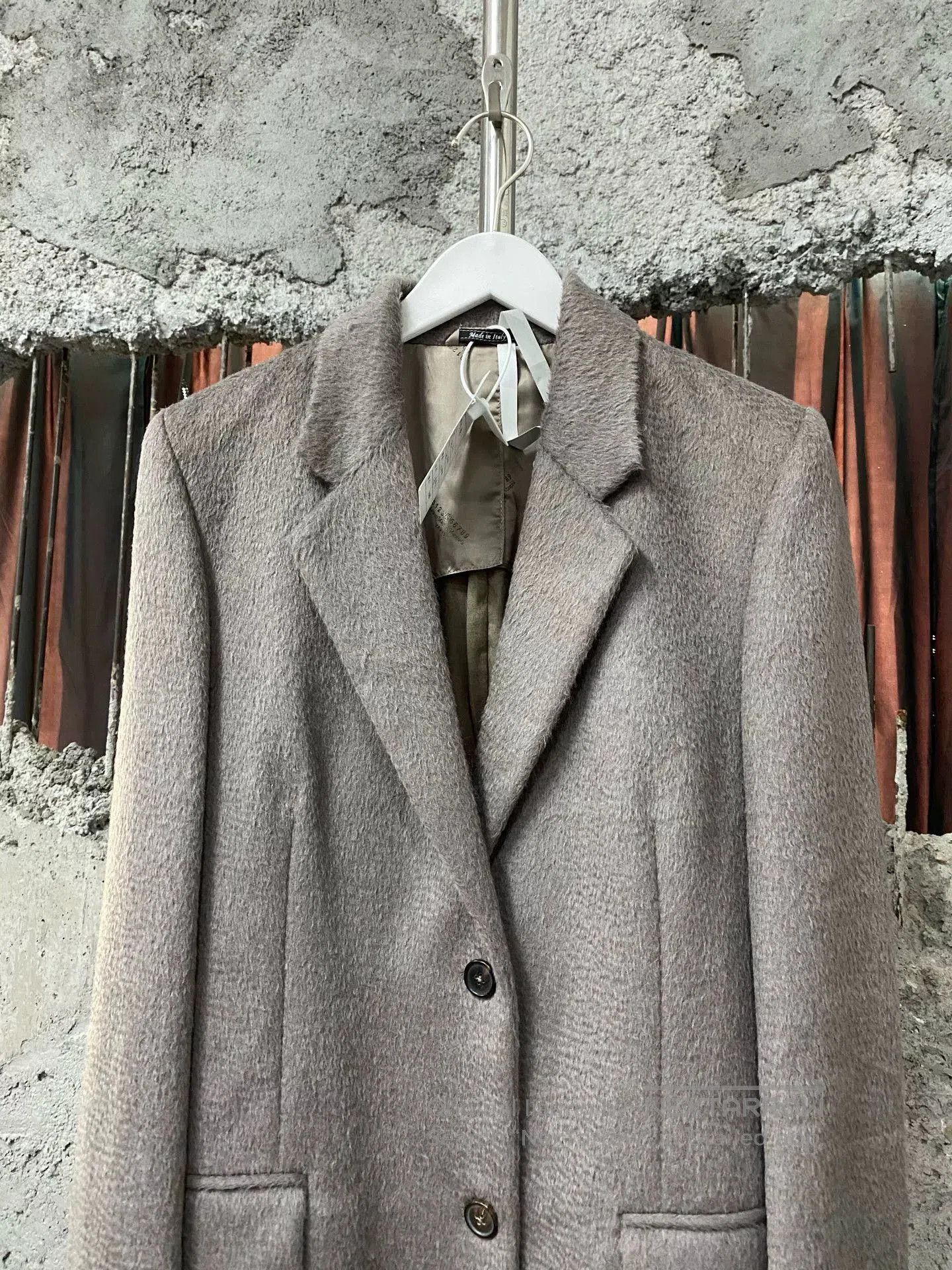 Maison Margiela Maison Margiela Long Wool Coat in Beige. Size US M / EU 48-50 / 2 - 3 Thumbnail