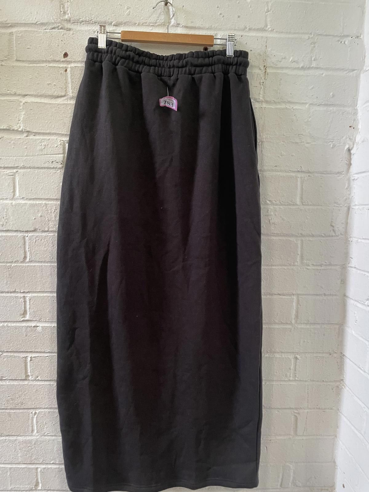 Unknown London Black Elastic Waist Midi Skirt Size 30" / US 8 / IT 44 - 2 Thumbnail
